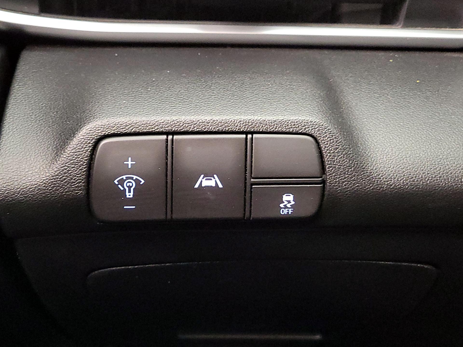 Thumbnail: 2023 Hyundai Elantra - 13