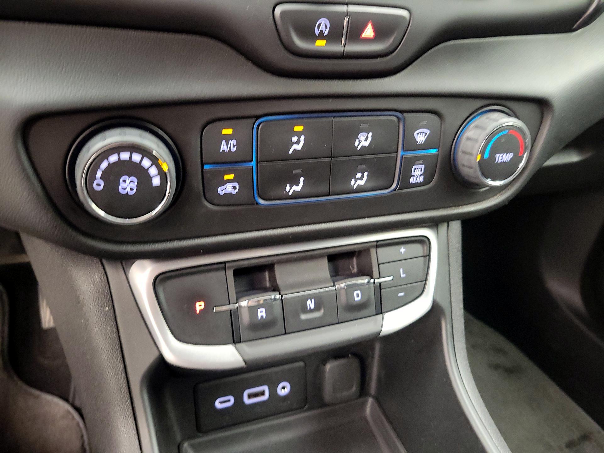 Thumbnail: 2022 GMC Terrain - 14