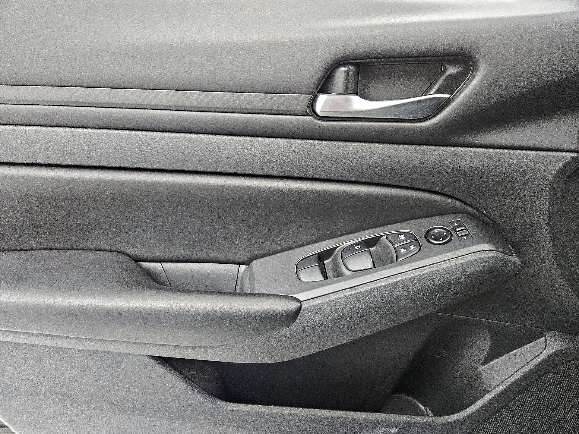 Thumbnail: 2022 Nissan Altima - 12