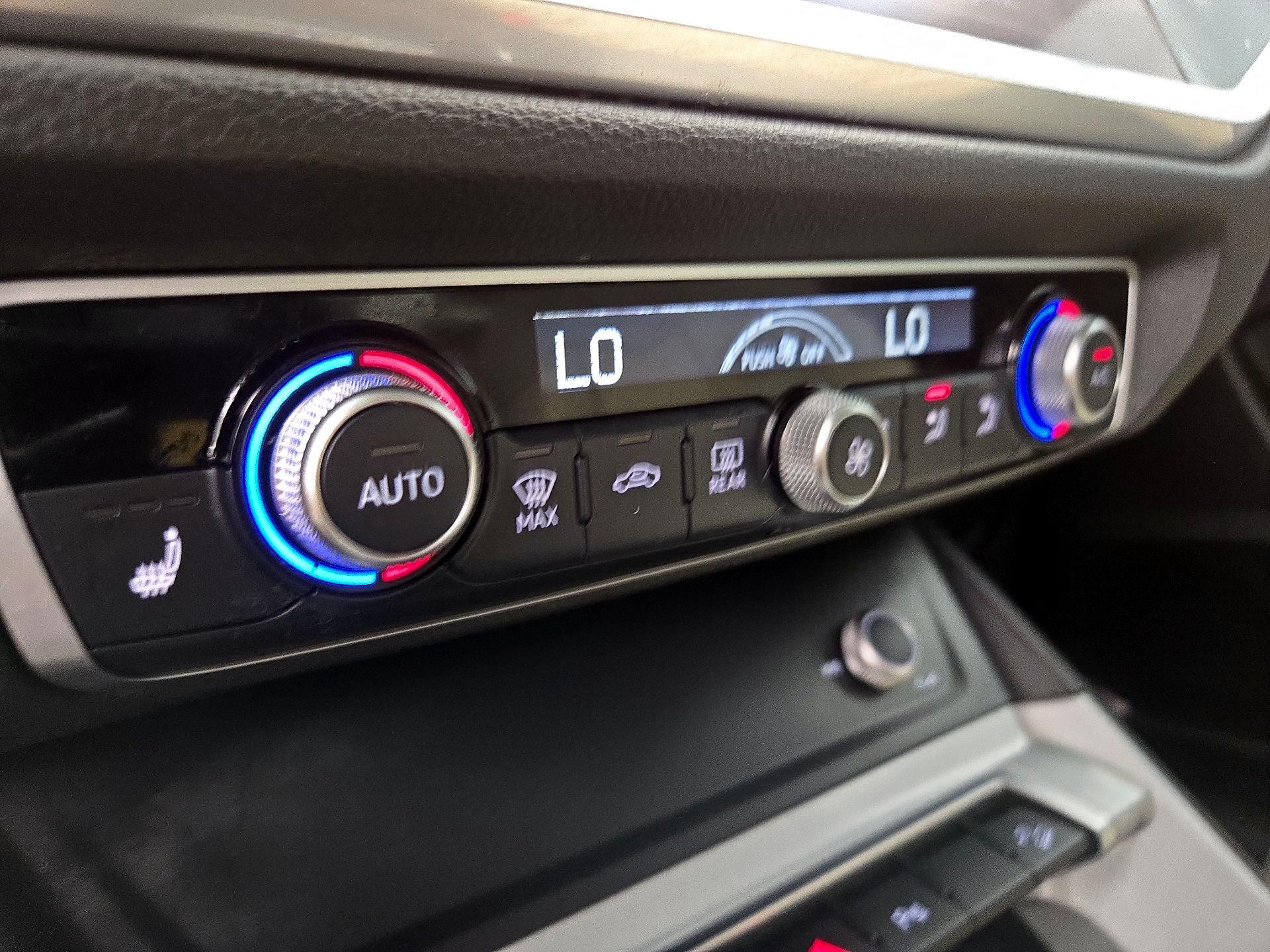 Thumbnail: 2022 Audi Q3 - 16