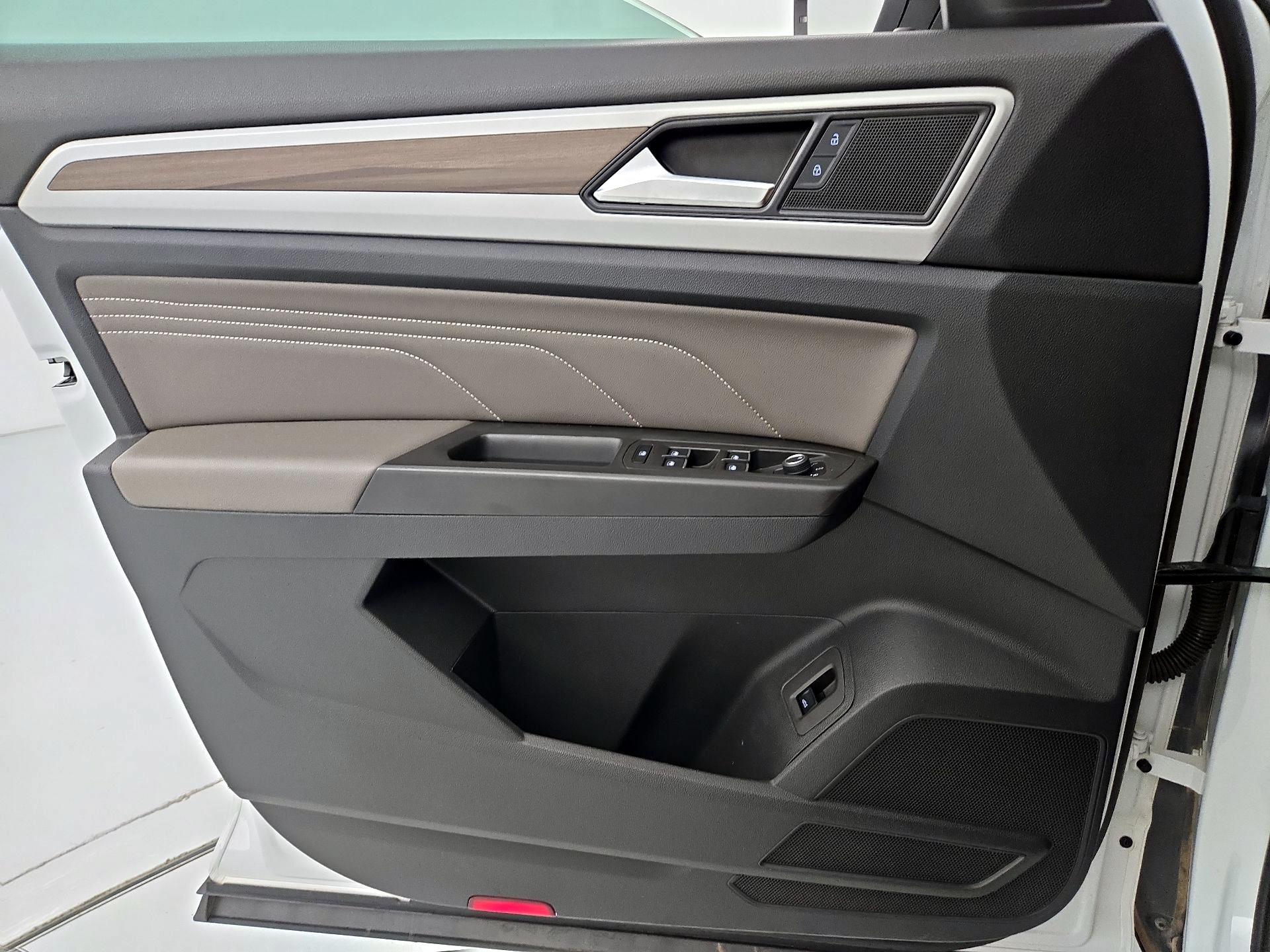 Thumbnail: 2023 Volkswagen Atlas - 12