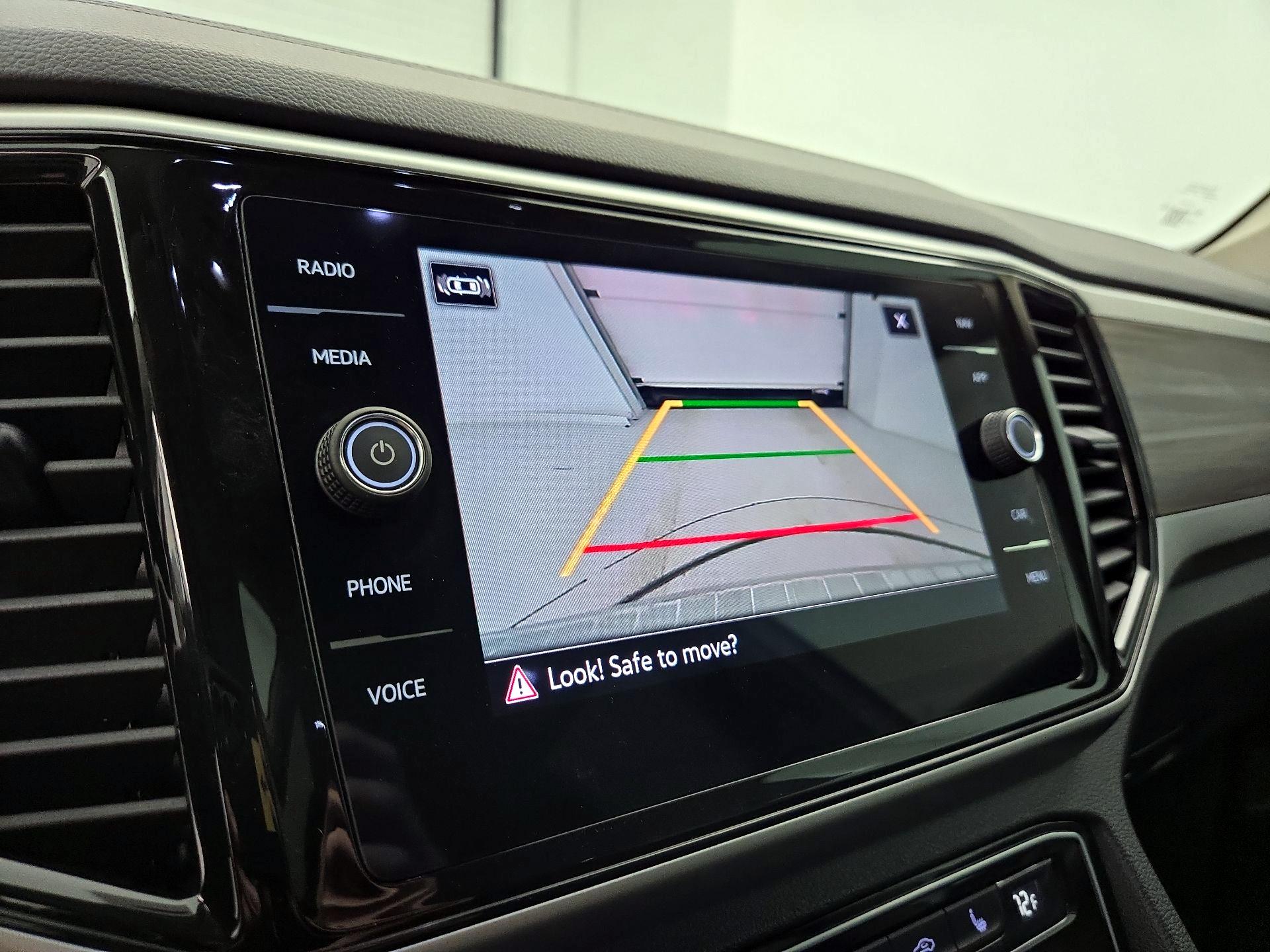 Thumbnail: 2023 Volkswagen Atlas - 14