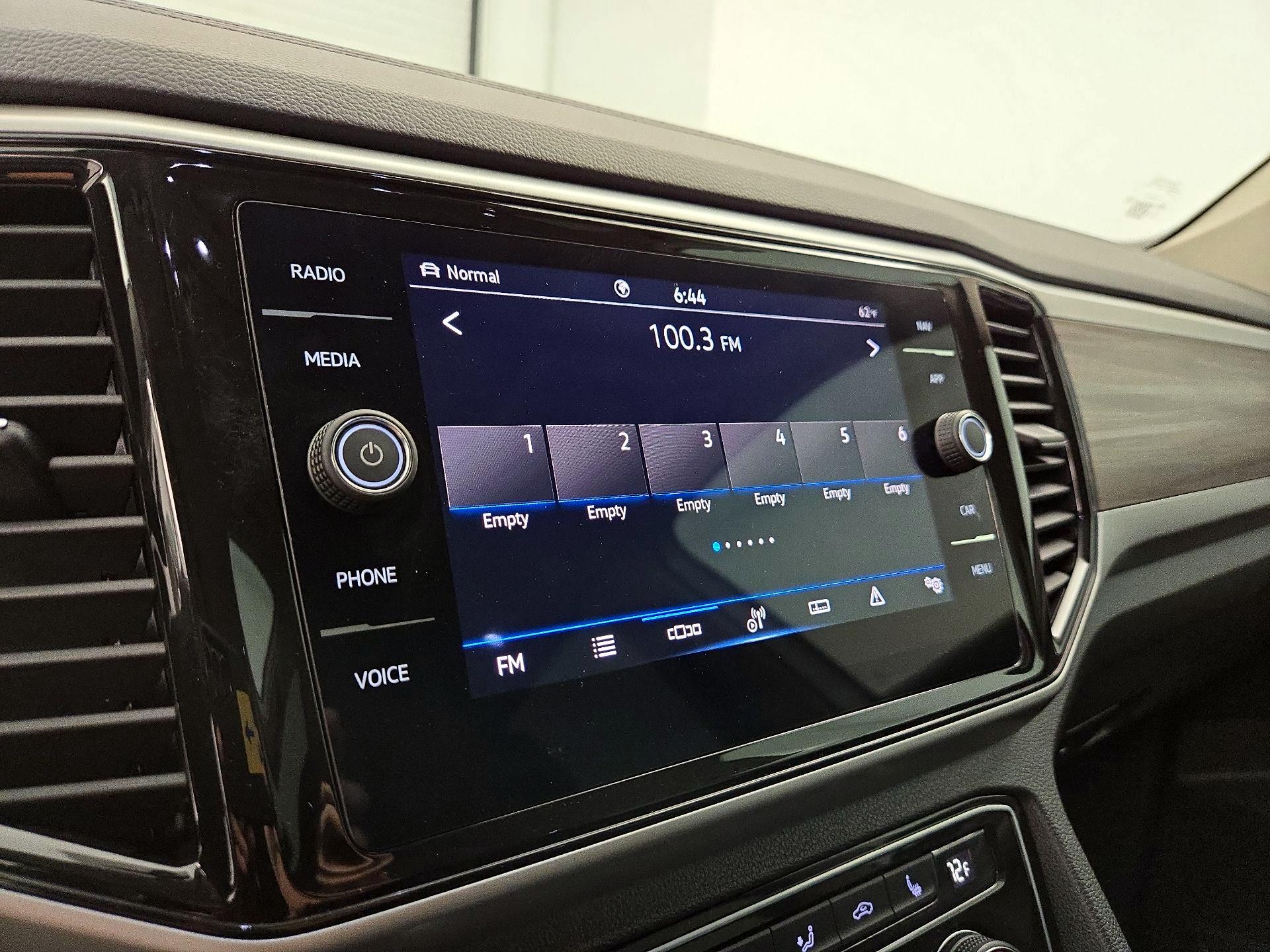 Thumbnail: 2023 Volkswagen Atlas - 15