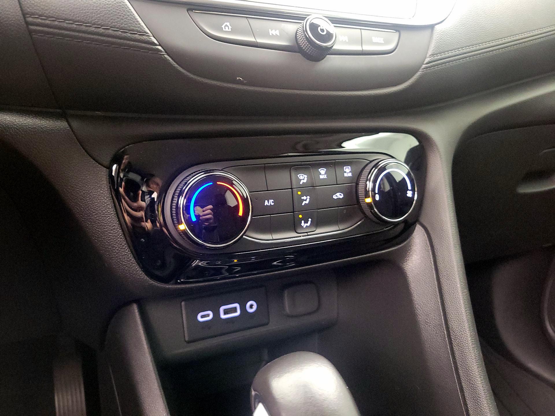 Thumbnail: 2020 Buick Encore GX - 16