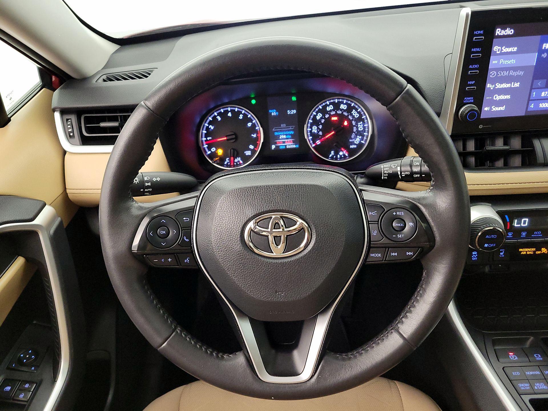 Thumbnail: 2022 Toyota RAV4 - 10