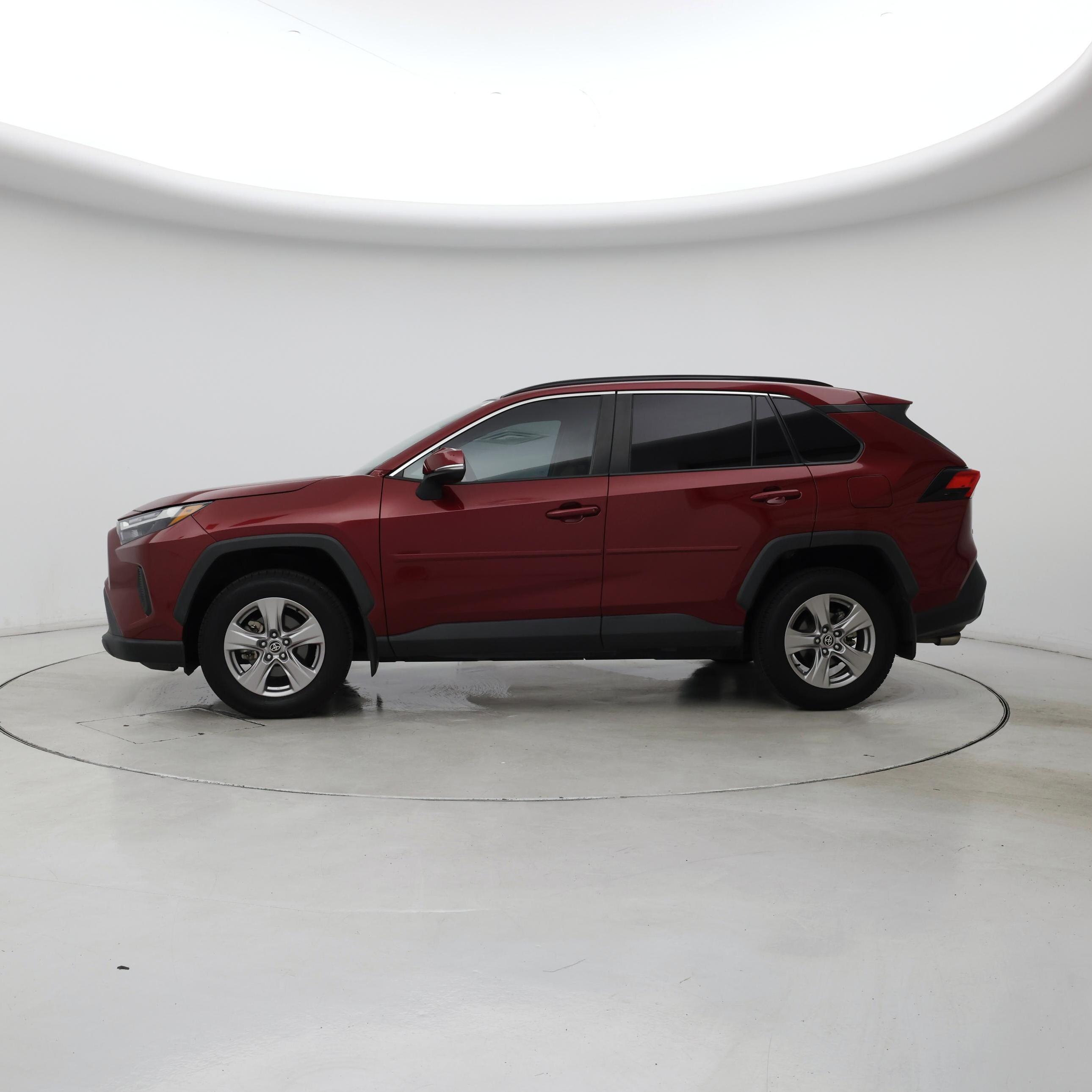 Thumbnail: 2022 Toyota RAV4 - 3