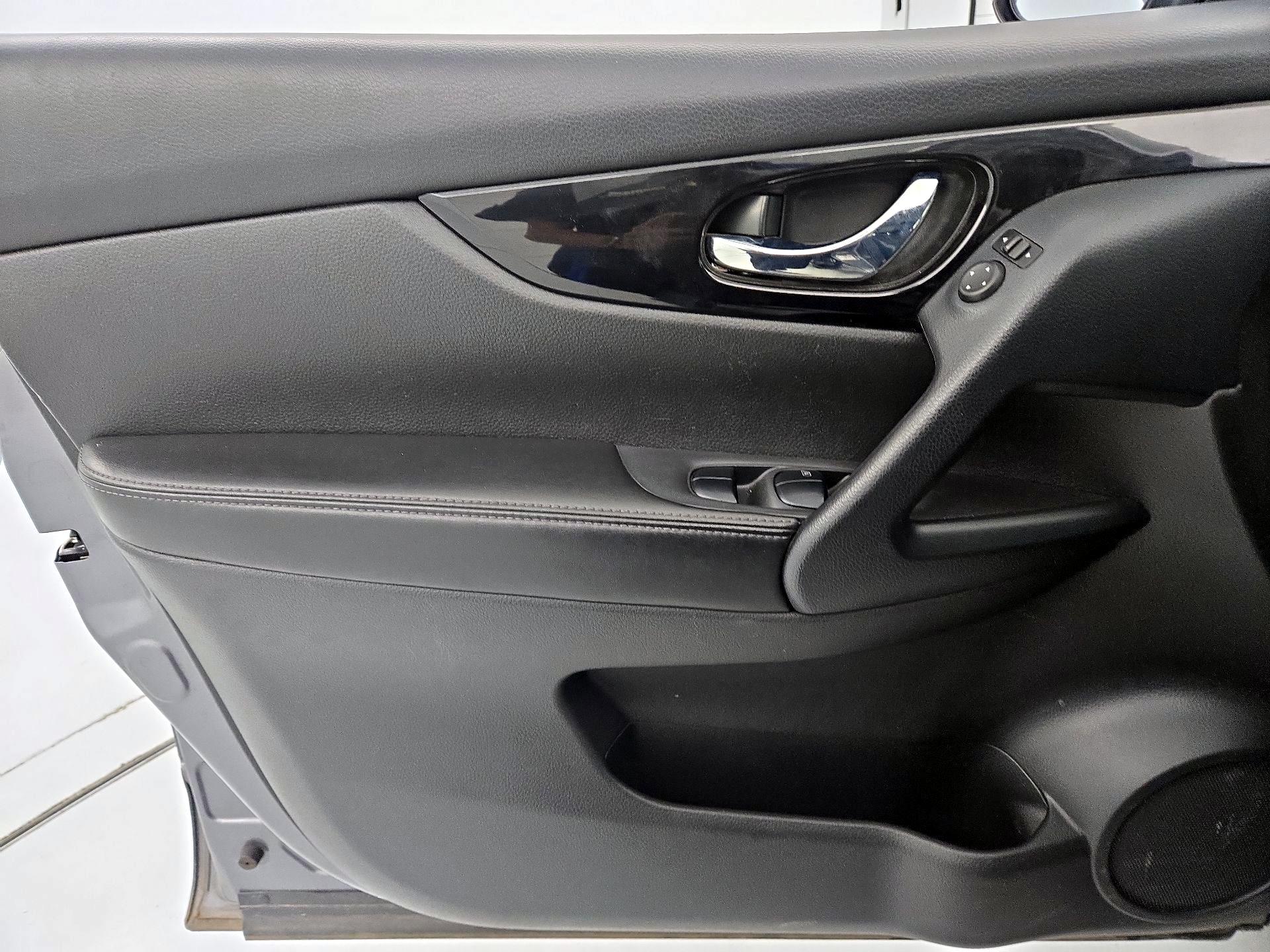 Thumbnail: 2022 Nissan Rogue Sport - 12