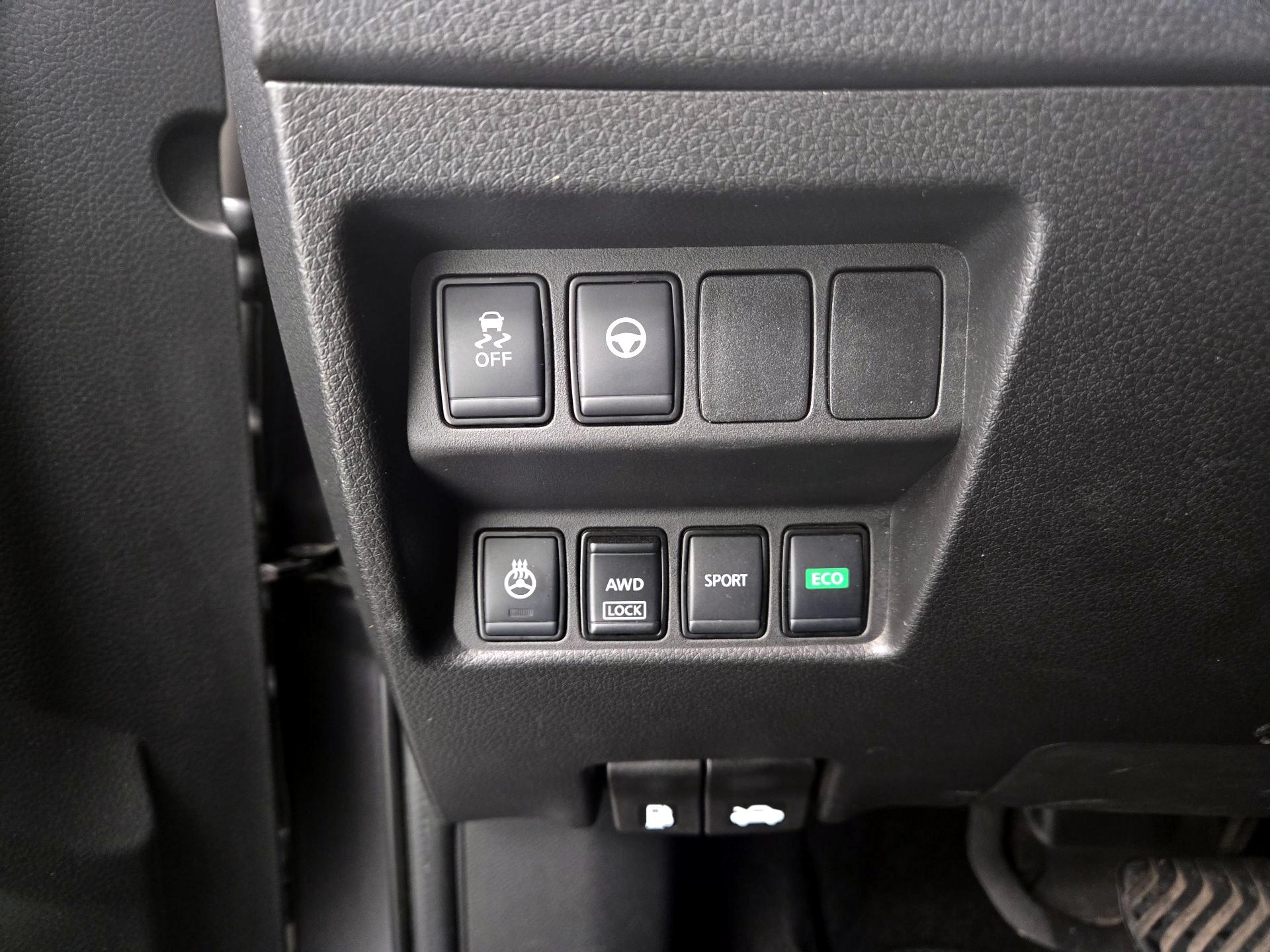 Thumbnail: 2022 Nissan Rogue Sport - 13