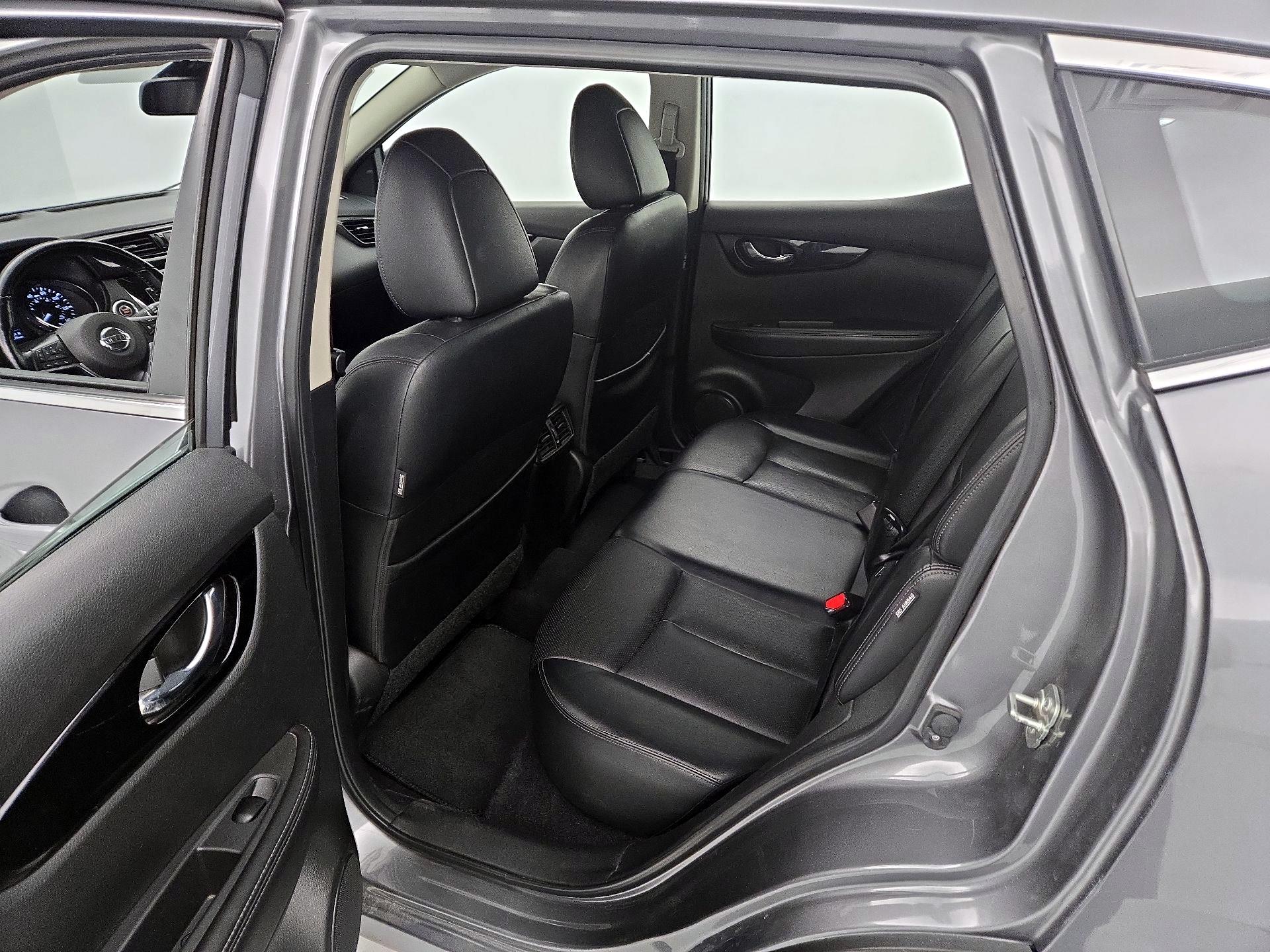 Thumbnail: 2022 Nissan Rogue Sport - 20