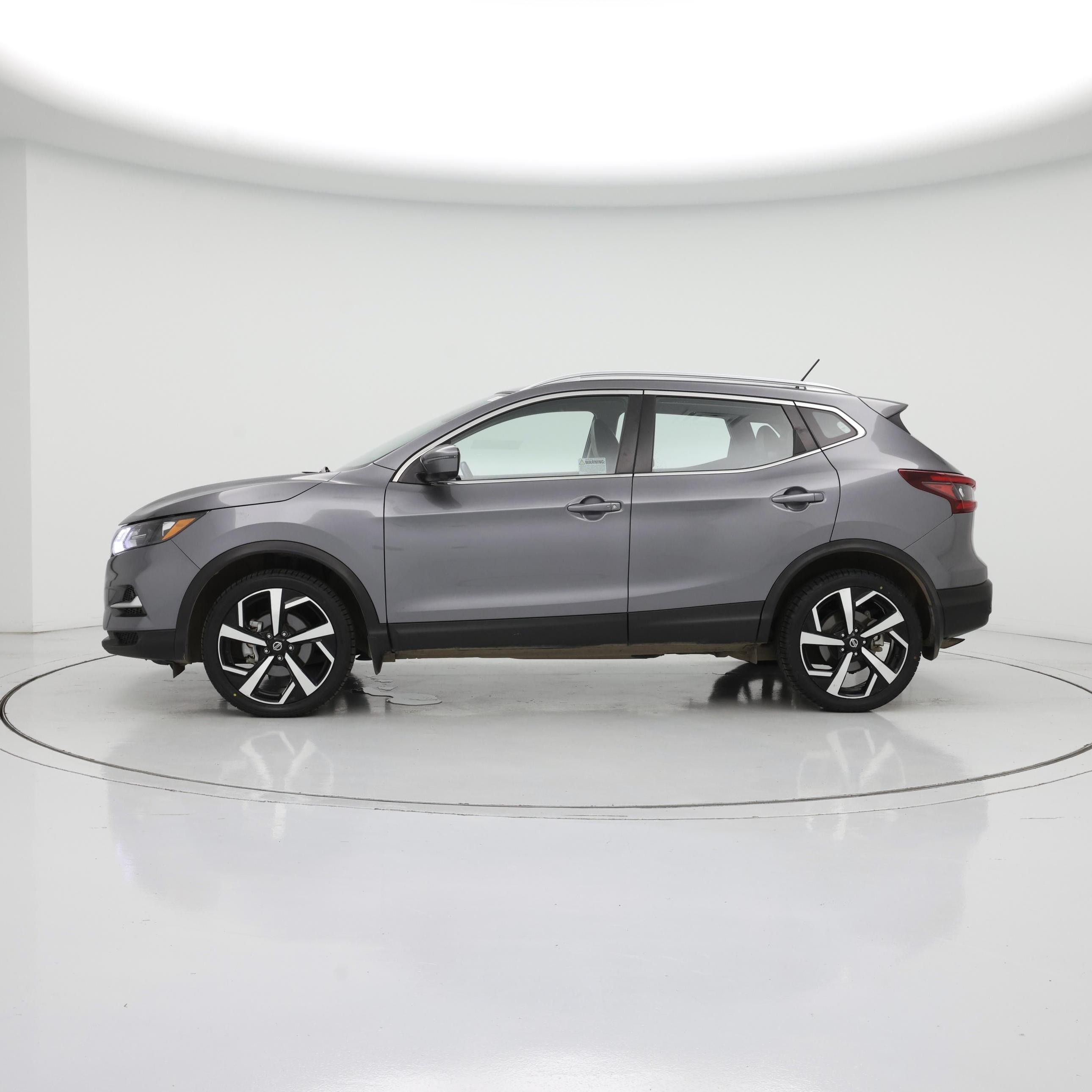 Thumbnail: 2022 Nissan Rogue Sport - 3