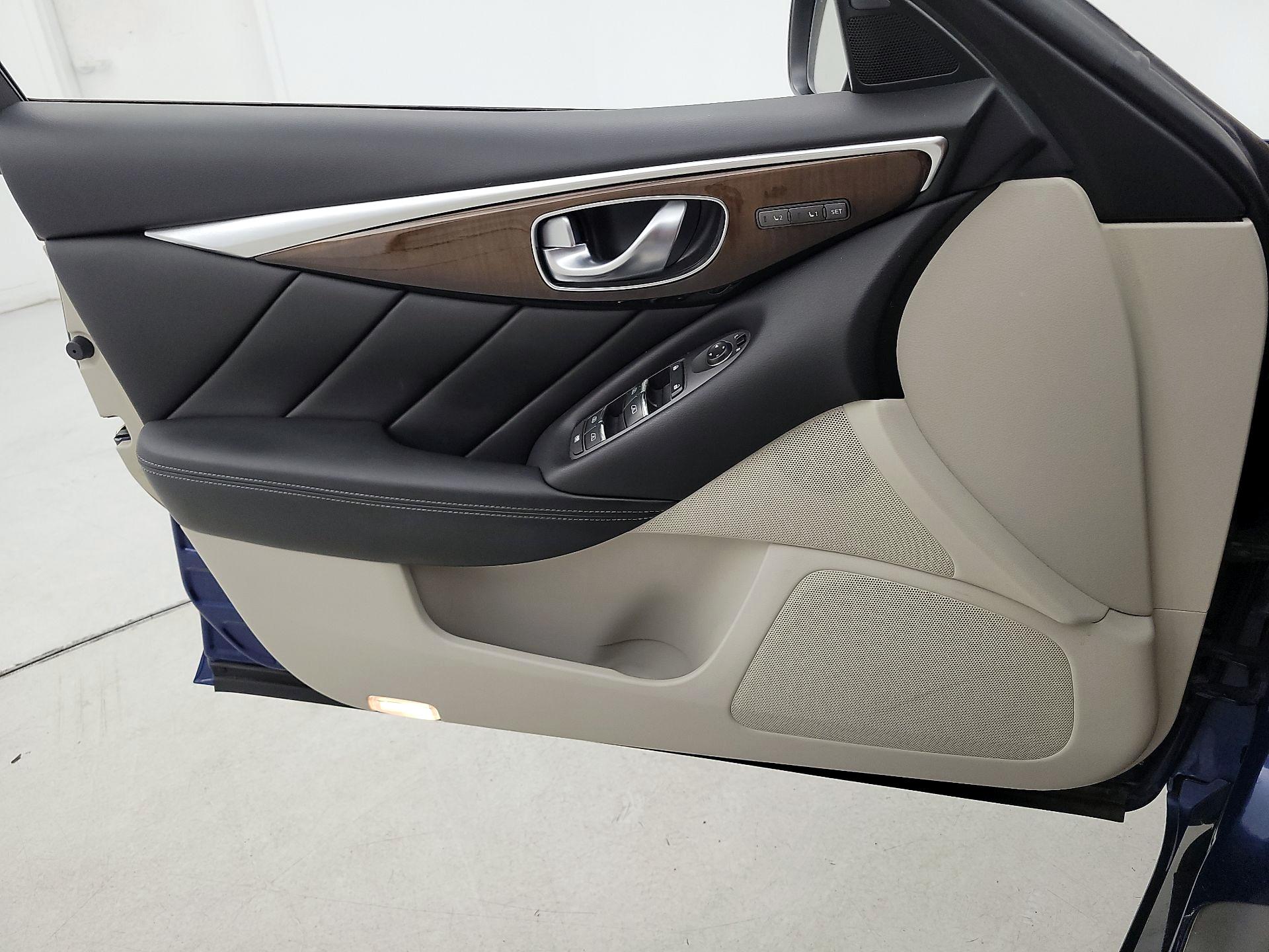 Thumbnail: 2016 INFINITI  - 12