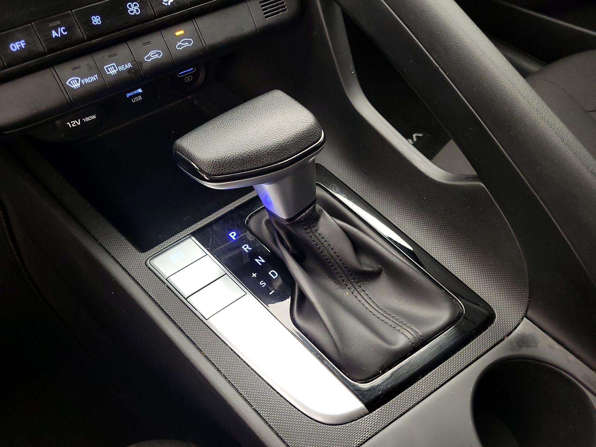 Thumbnail: 2021 Hyundai Elantra - 17