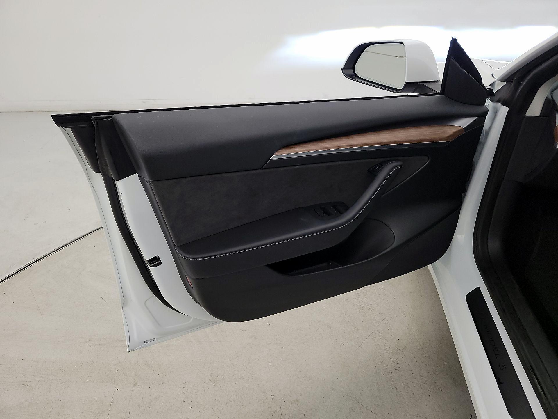 Thumbnail: 2023 Tesla Model 3 - 12