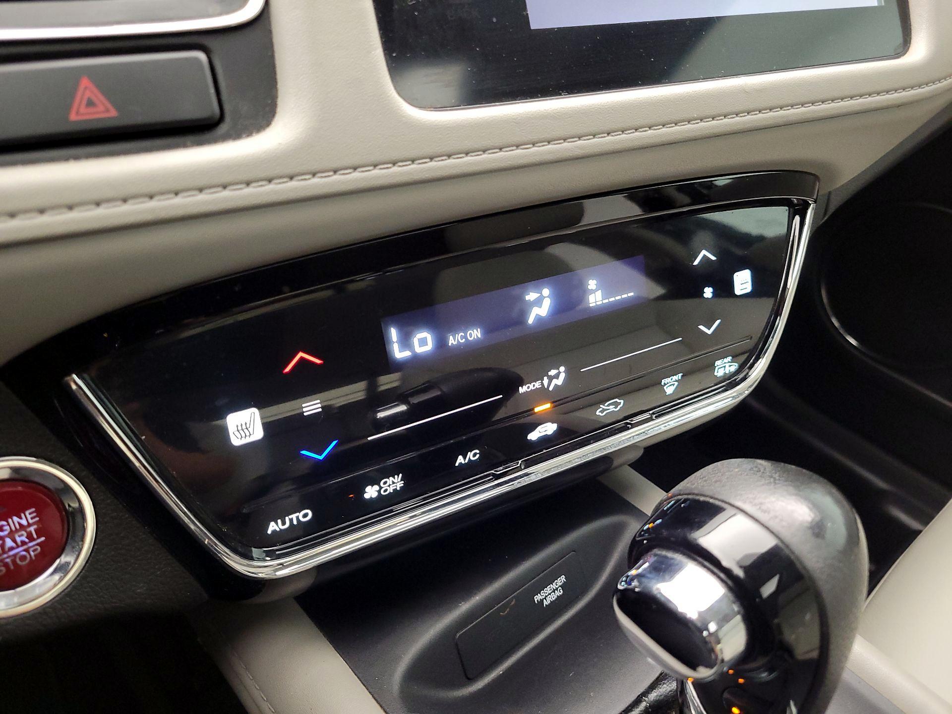 Thumbnail: 2016 Honda HR-V - 16