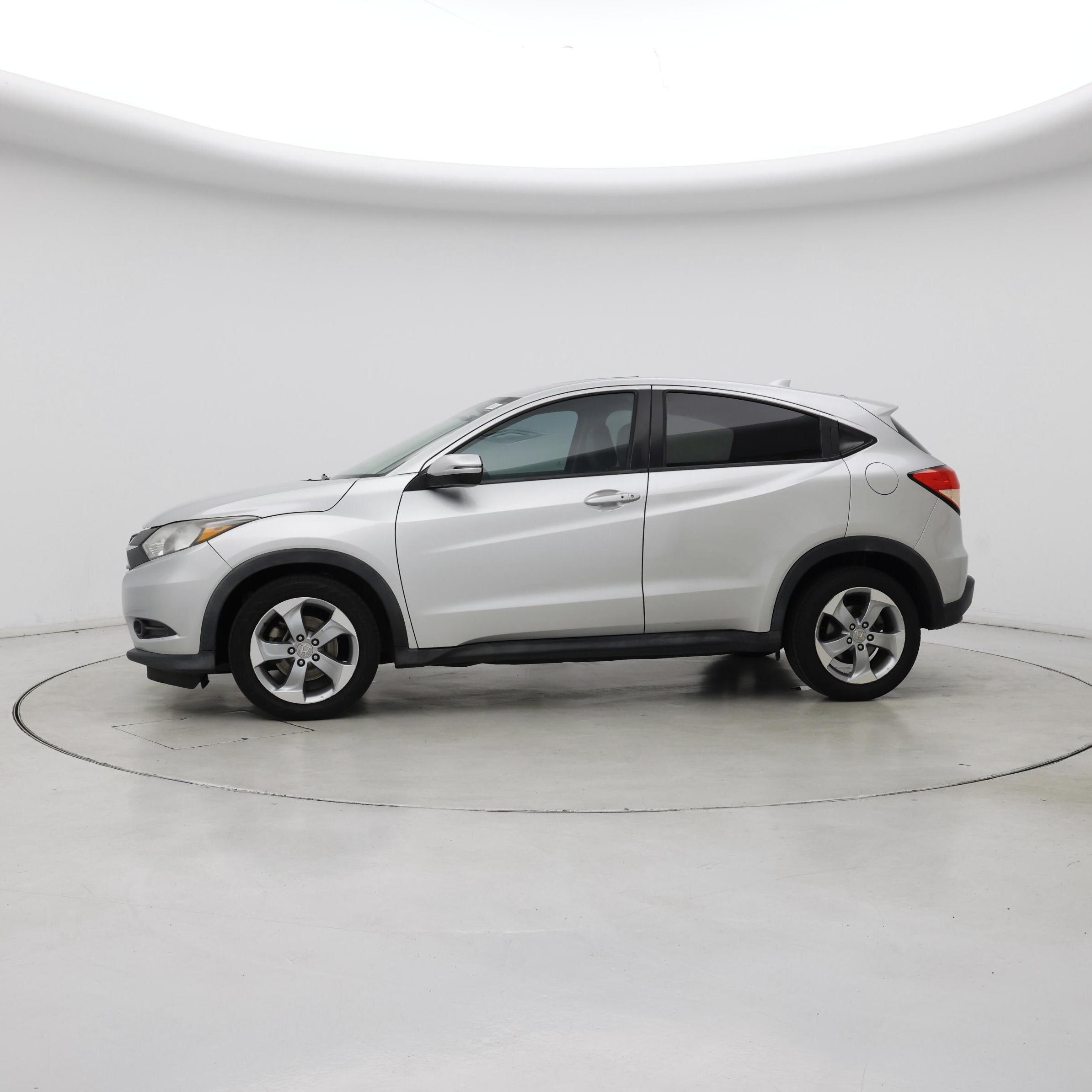 Thumbnail: 2016 Honda HR-V - 3