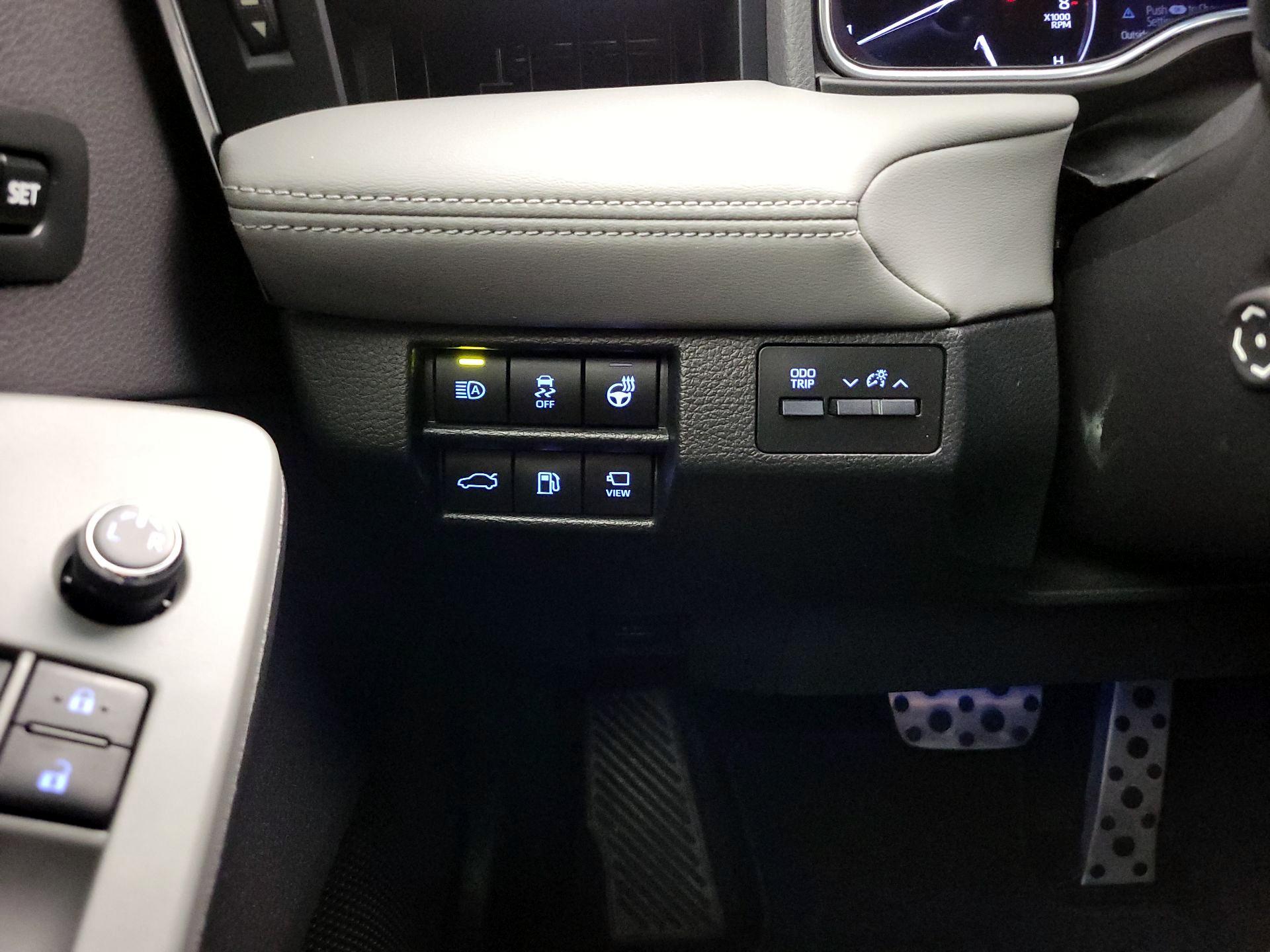 Thumbnail: 2019 Toyota Avalon - 13