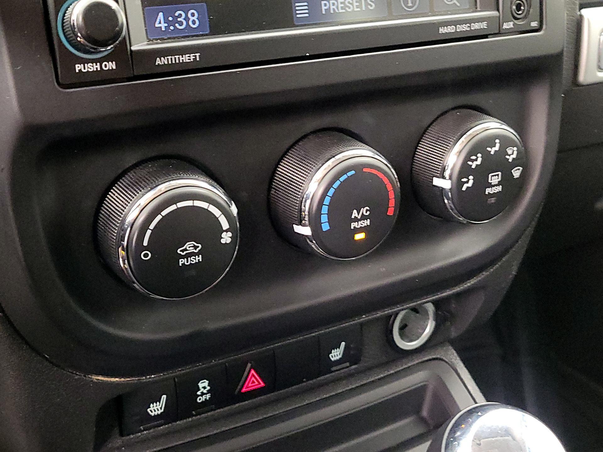 Thumbnail: 2014 Jeep Compass - 15