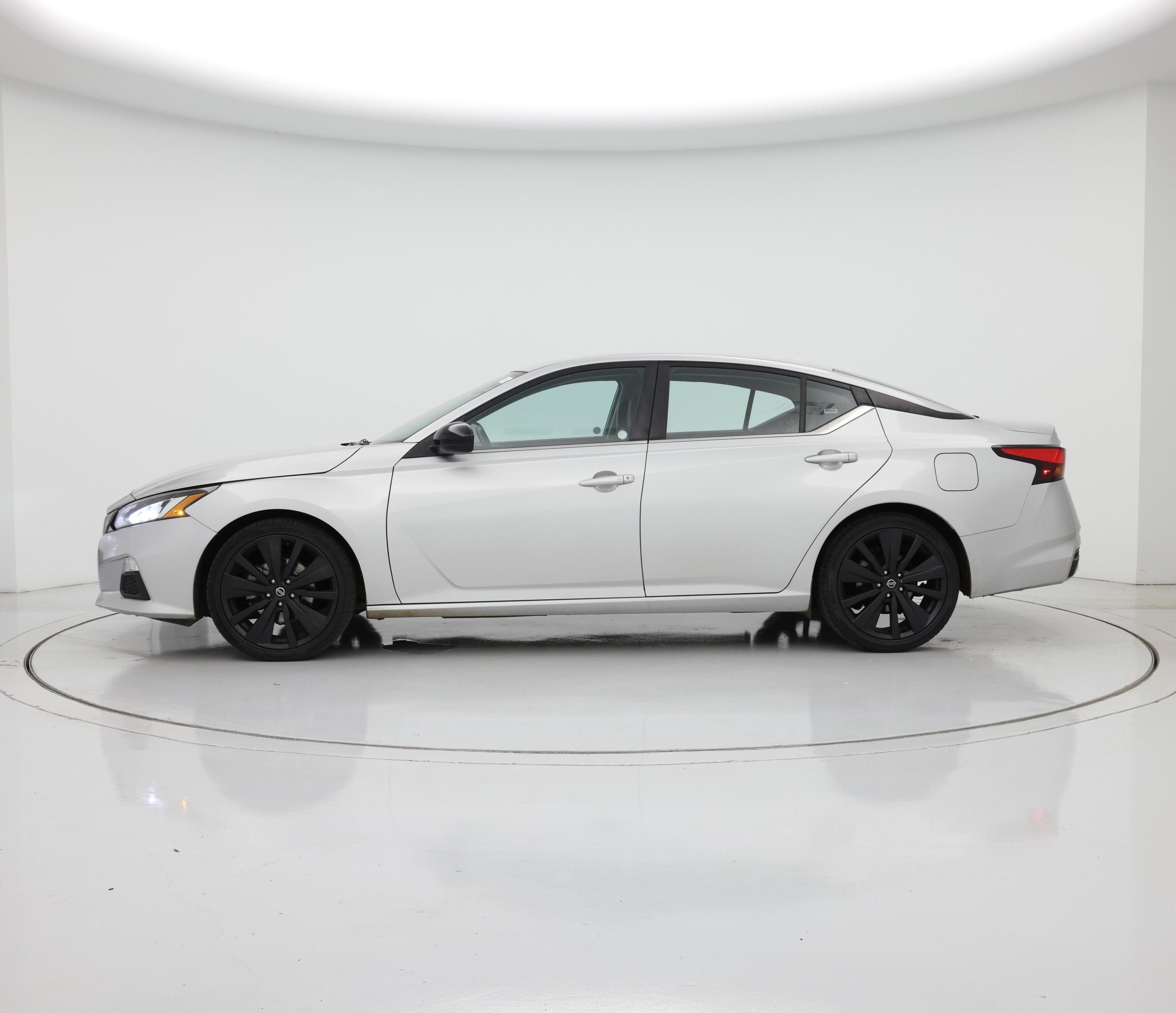 Thumbnail: 2021 Nissan Altima - 3