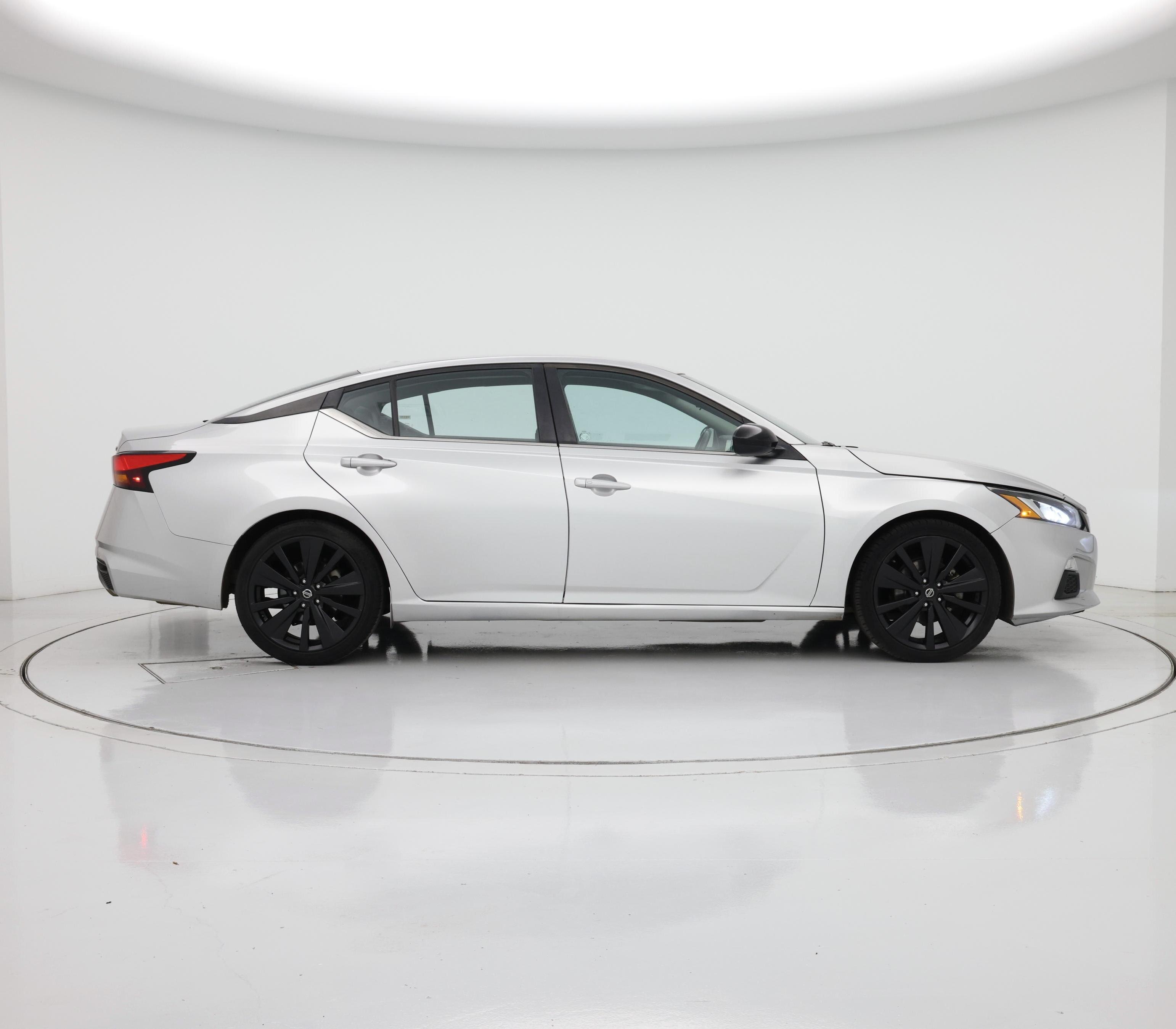 Thumbnail: 2021 Nissan Altima - 7