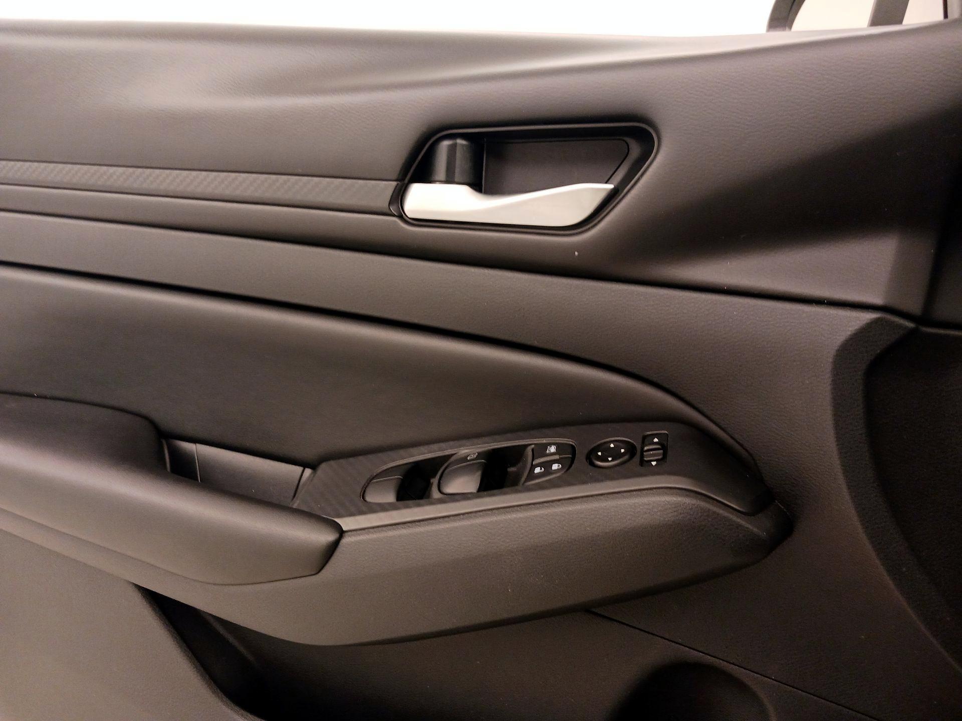 Thumbnail: 2021 Nissan Altima - 12