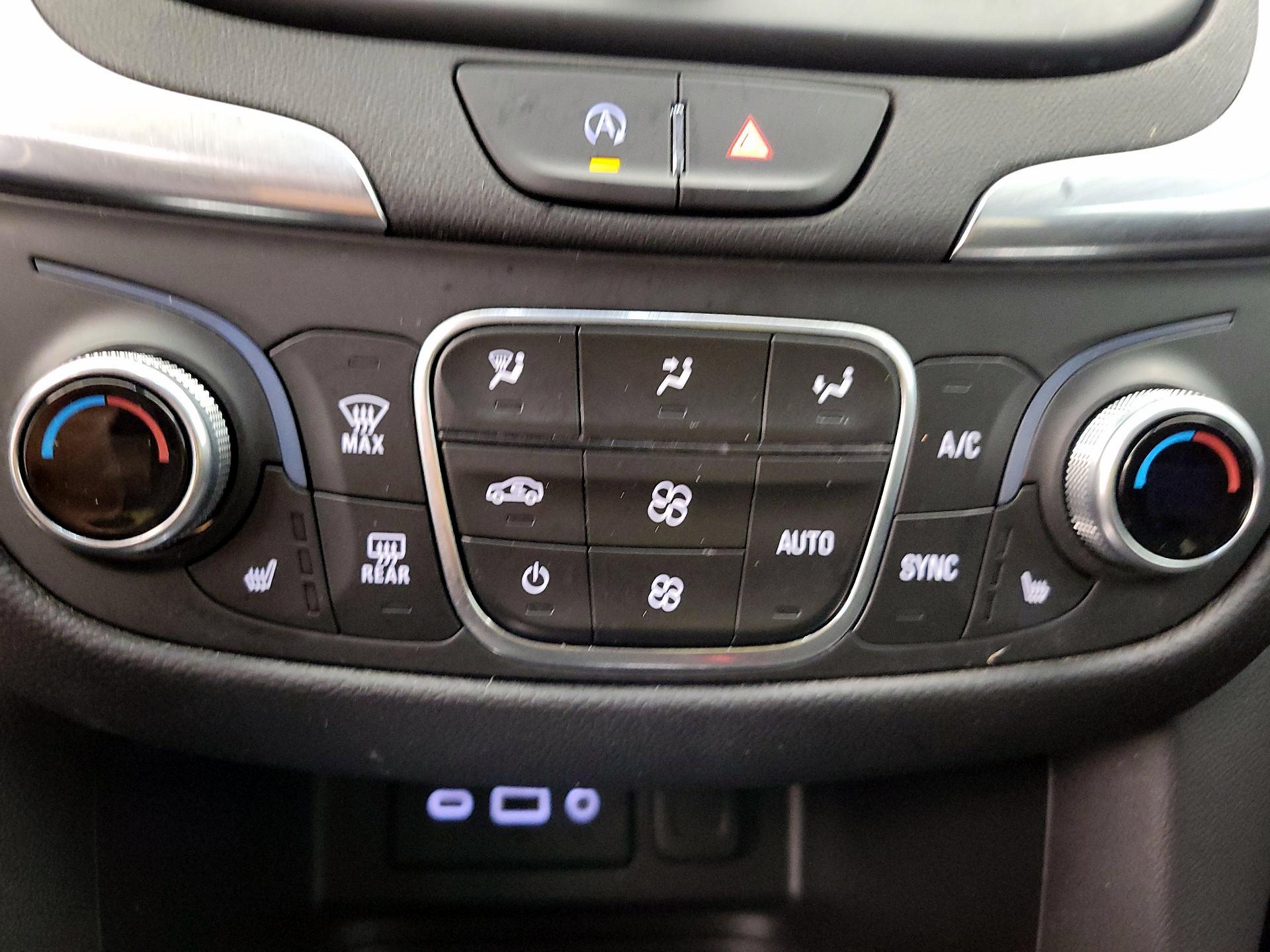 Thumbnail: 2022 Chevrolet Equinox - 16