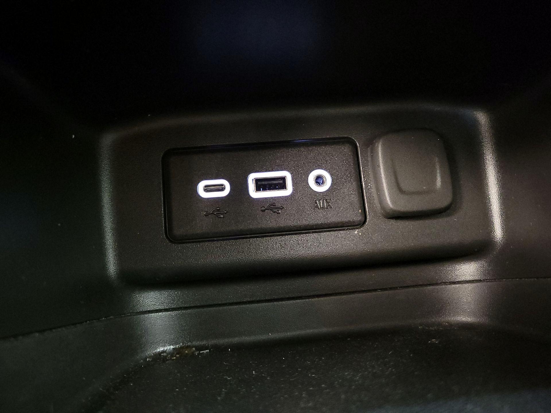 Thumbnail: 2022 Chevrolet Equinox - 18