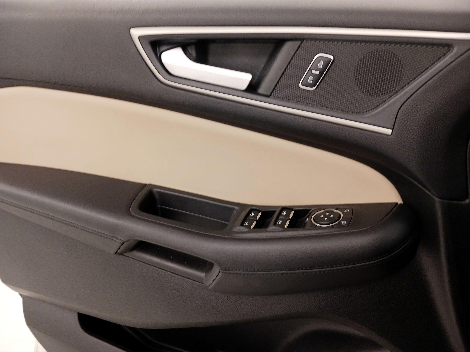 Thumbnail: 2022 Ford Edge - 12