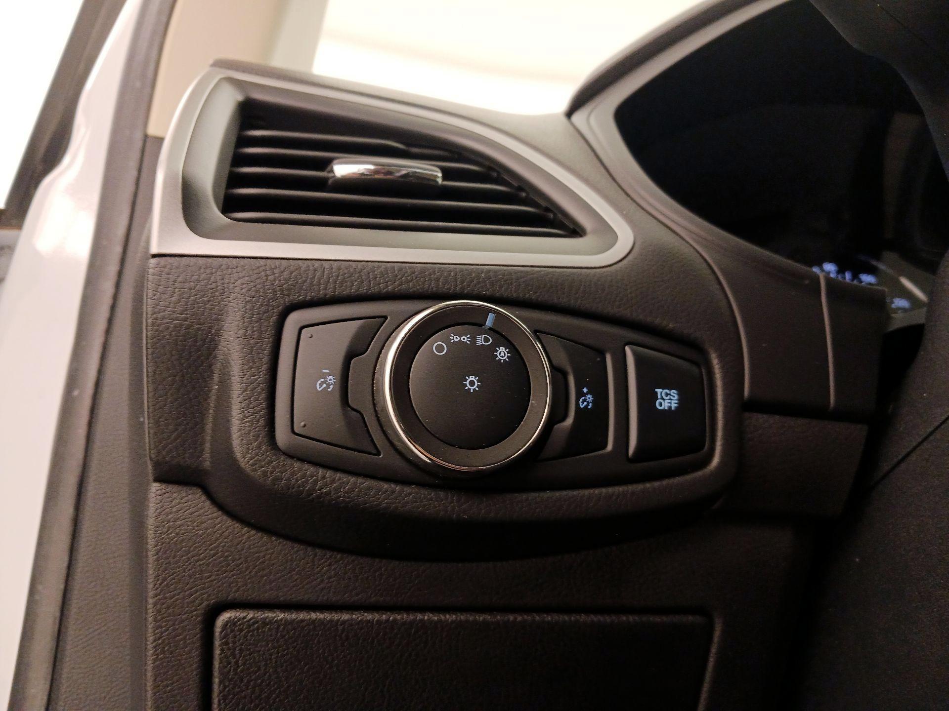 Thumbnail: 2022 Ford Edge - 13