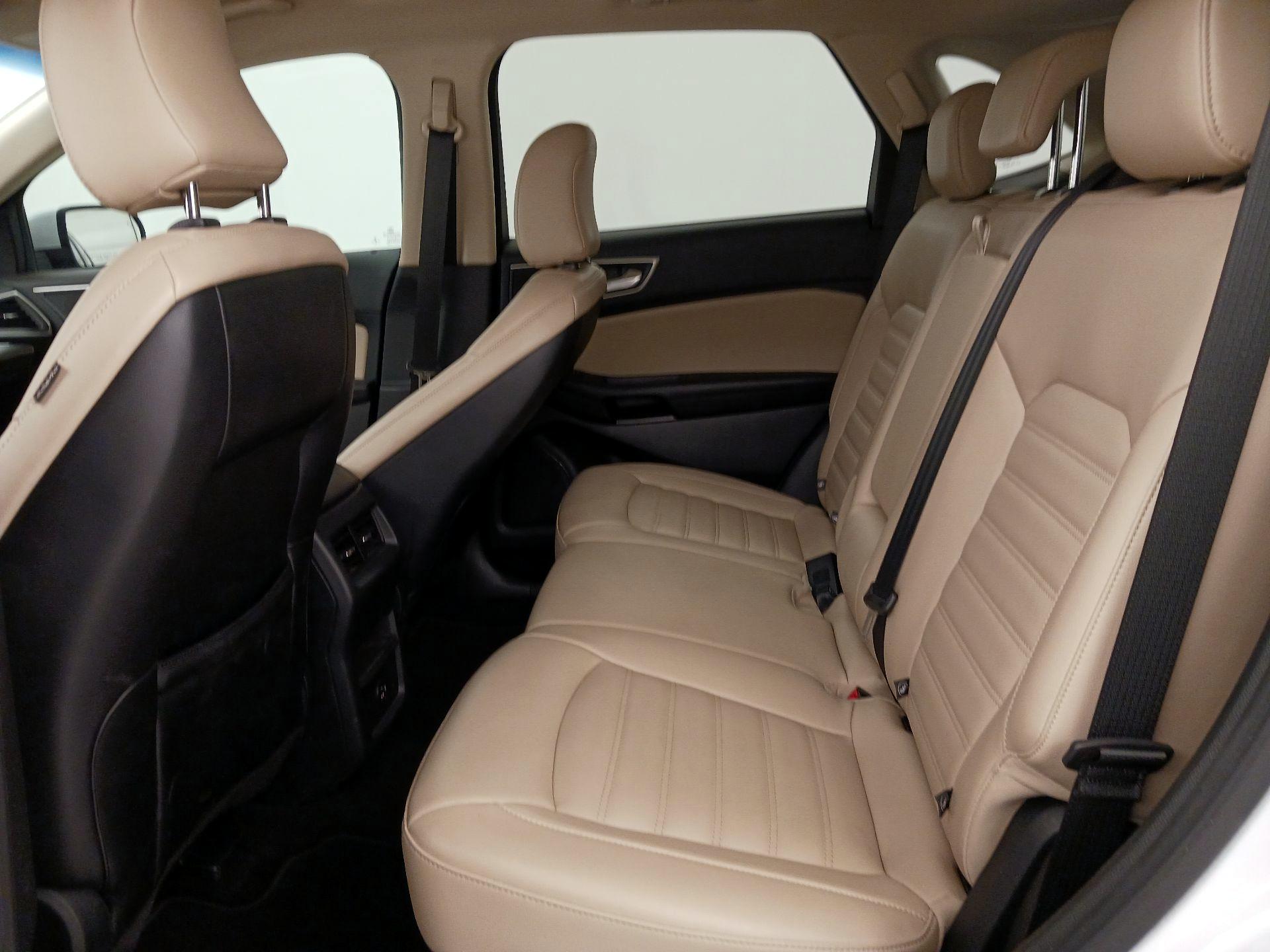 Thumbnail: 2022 Ford Edge - 19