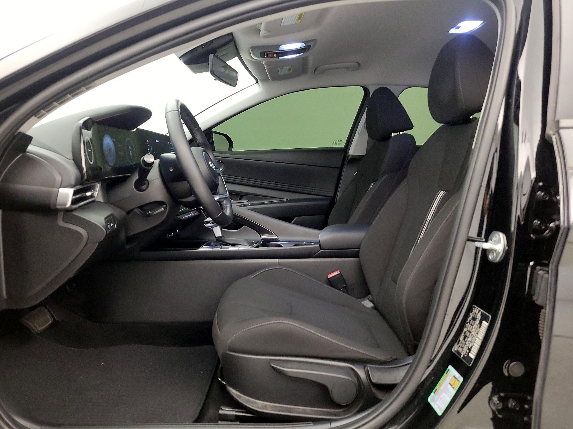 Thumbnail: 2023 Hyundai Elantra - 11