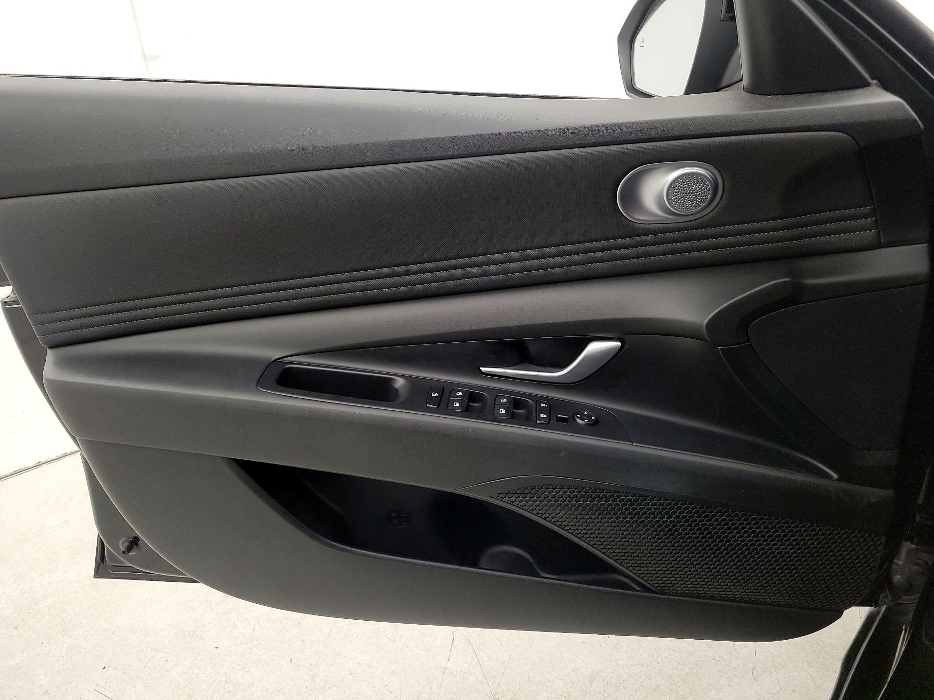 Thumbnail: 2023 Hyundai Elantra - 12