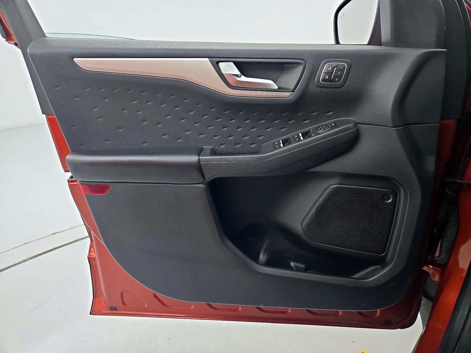 Thumbnail: 2020 Ford Escape - 12