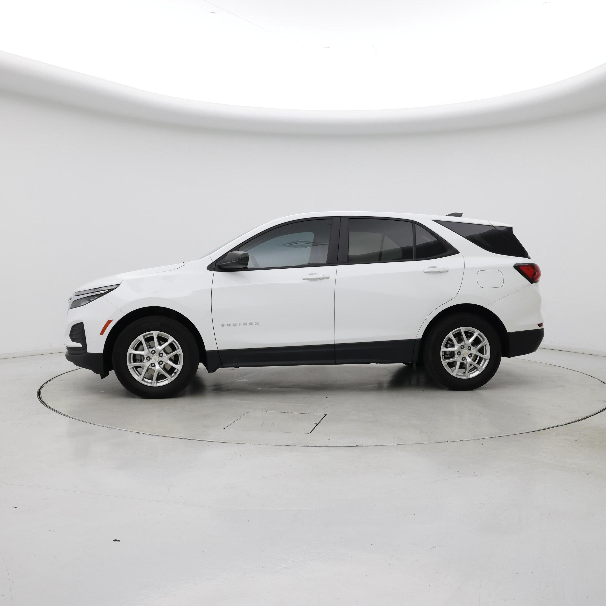 Thumbnail: 2022 Chevrolet Equinox - 3