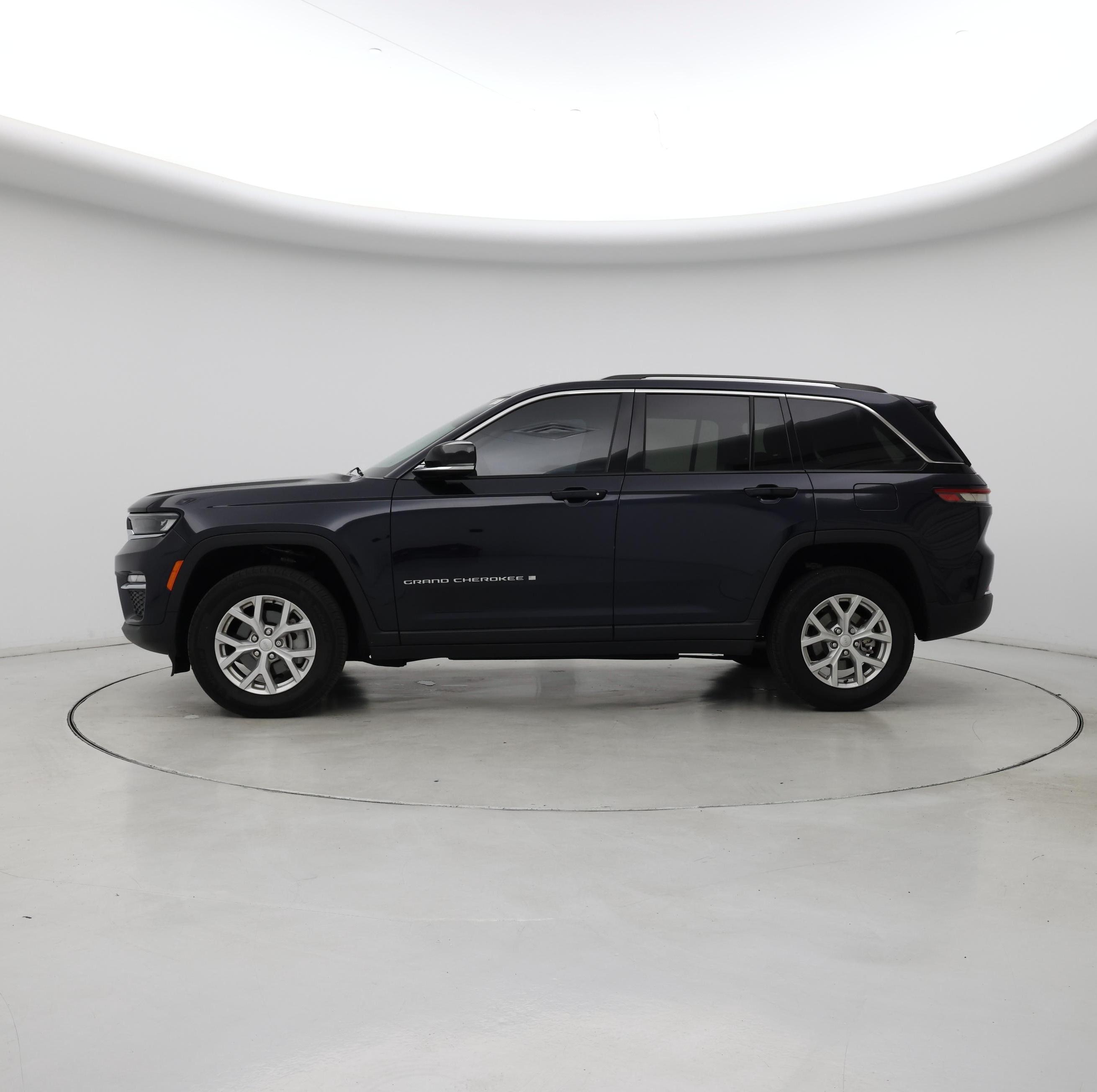 Thumbnail: 2023 Jeep Grand Cherokee - 3