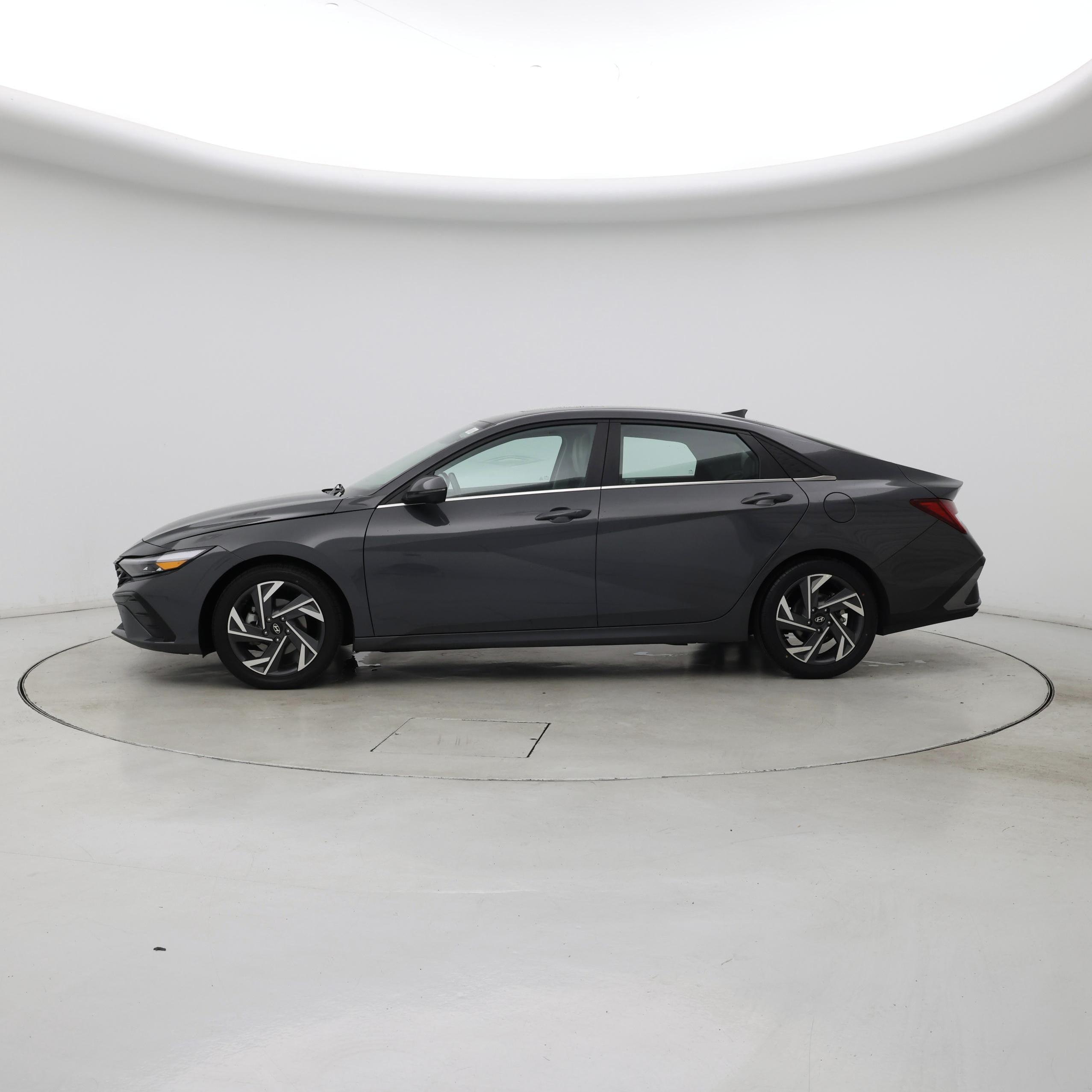 Thumbnail: 2024 Hyundai Elantra - 3