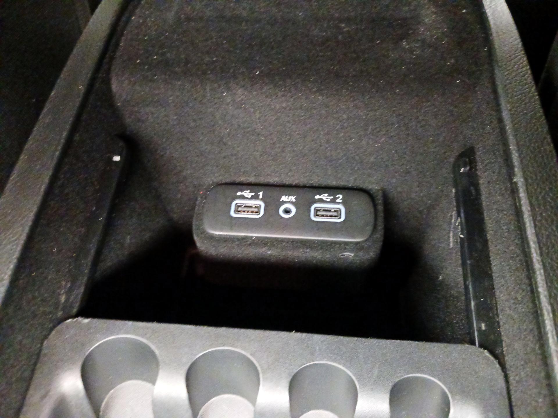 Thumbnail: 2022 Dodge Charger - 18