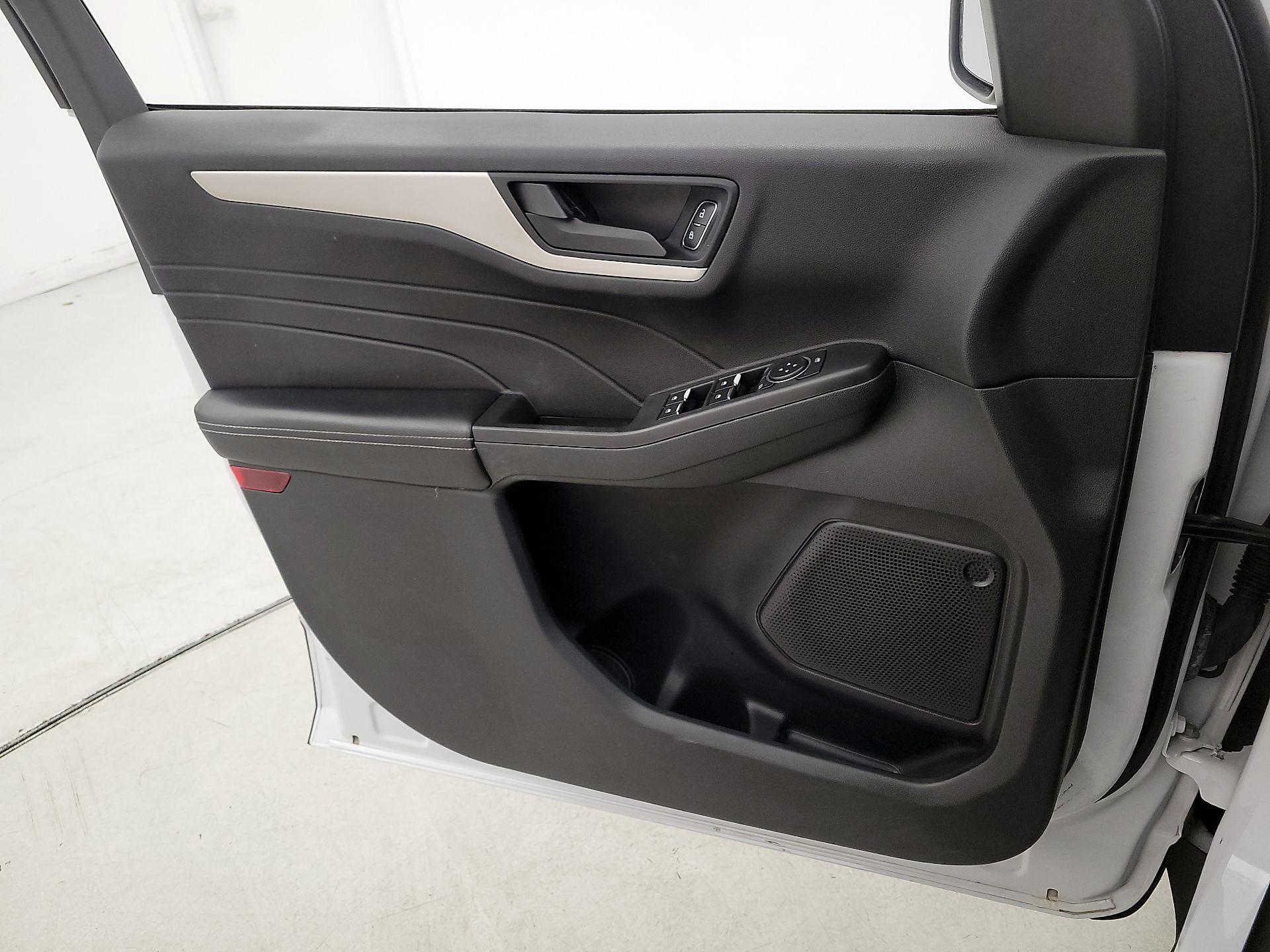 Thumbnail: 2022 Ford Escape - 12