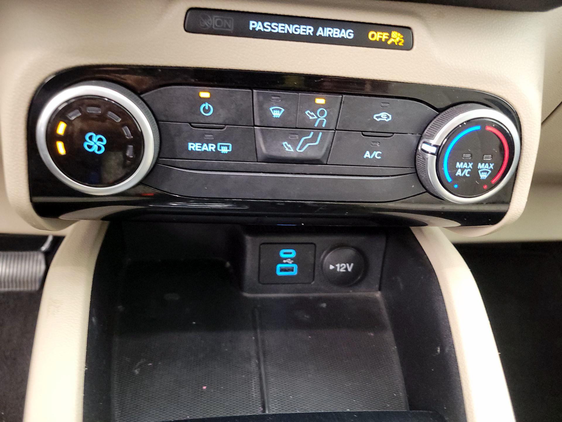 Thumbnail: 2022 Ford Escape - 16