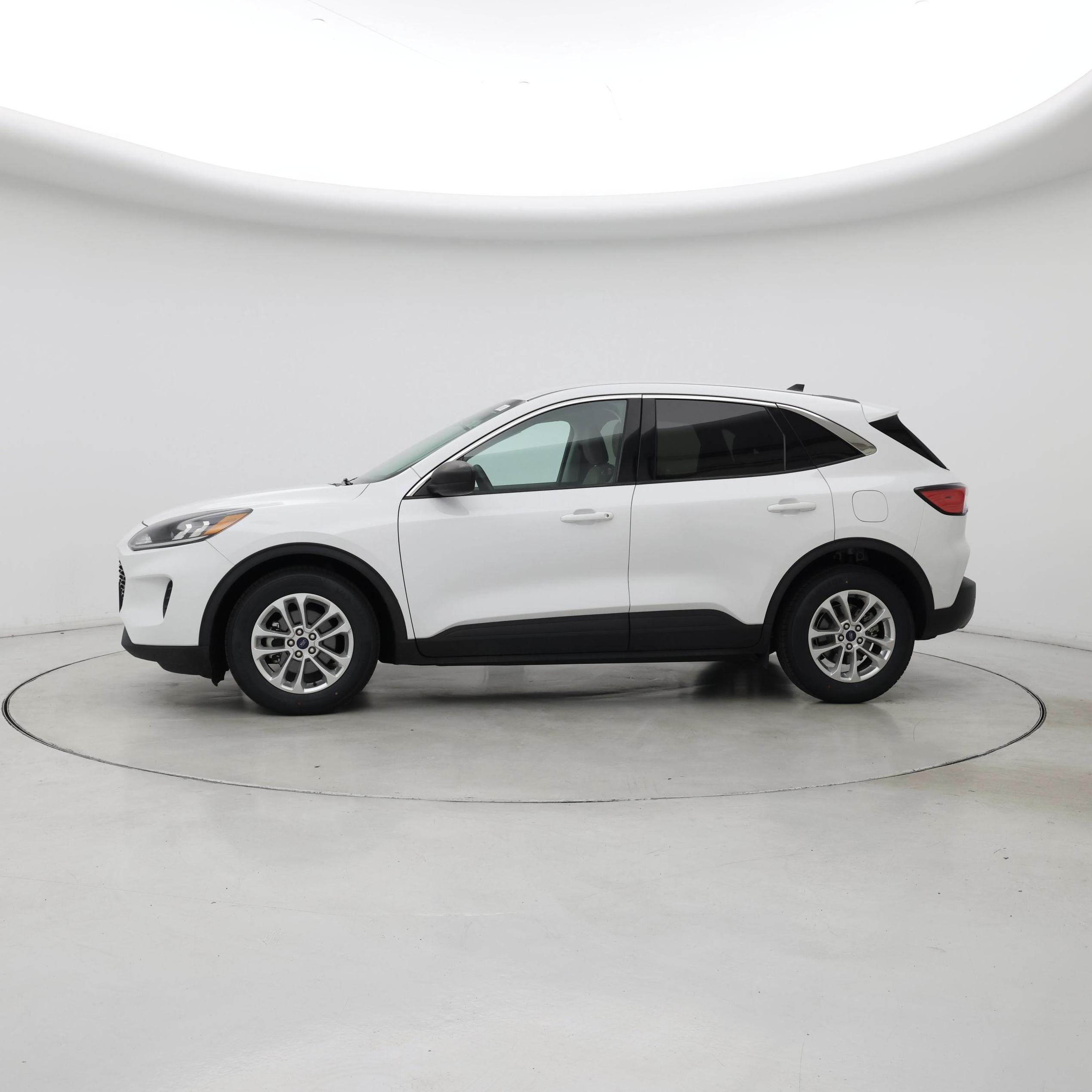 Thumbnail: 2022 Ford Escape - 3