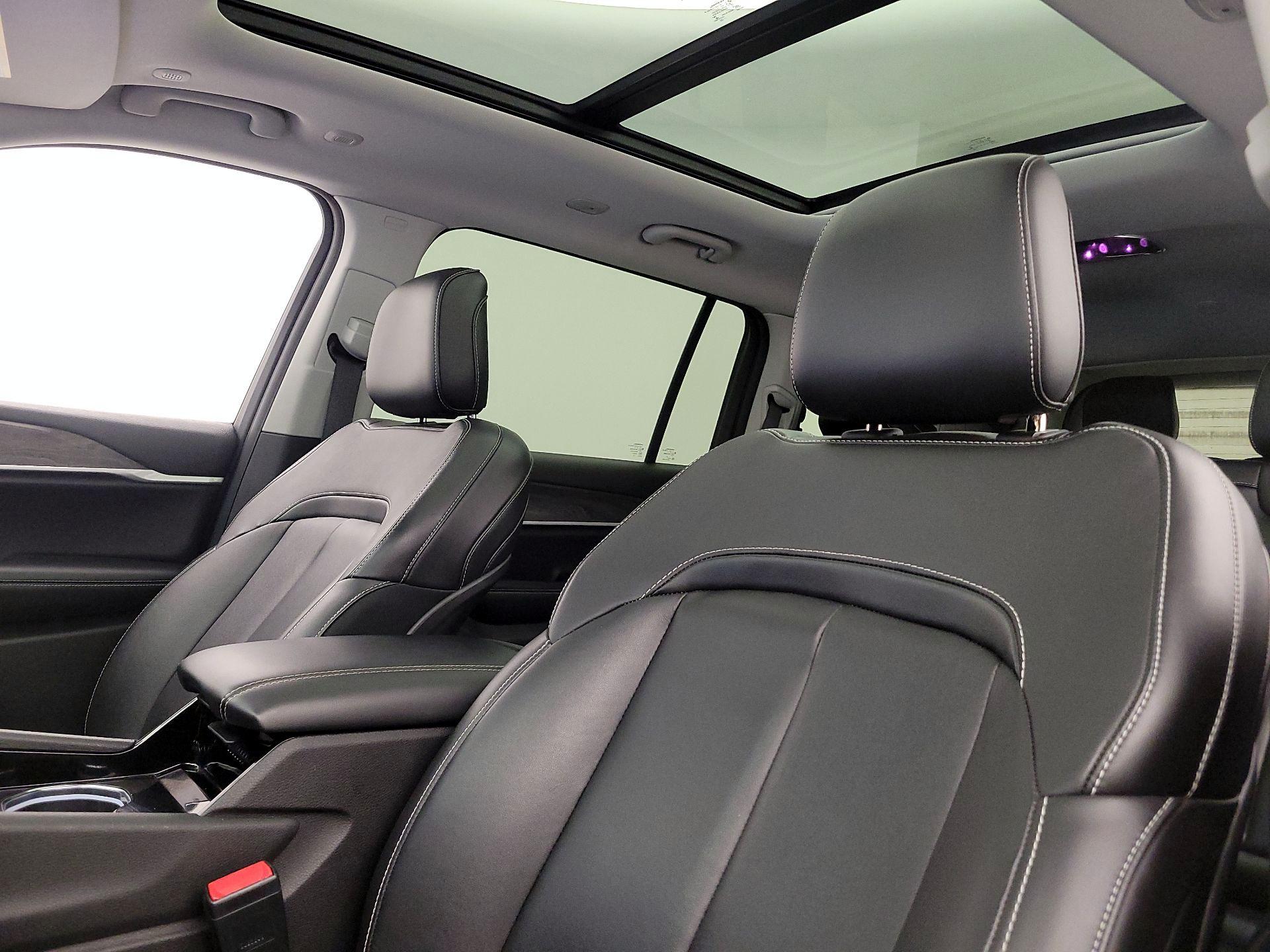 Thumbnail: 2022 Jeep Grand Cherokee L - 20