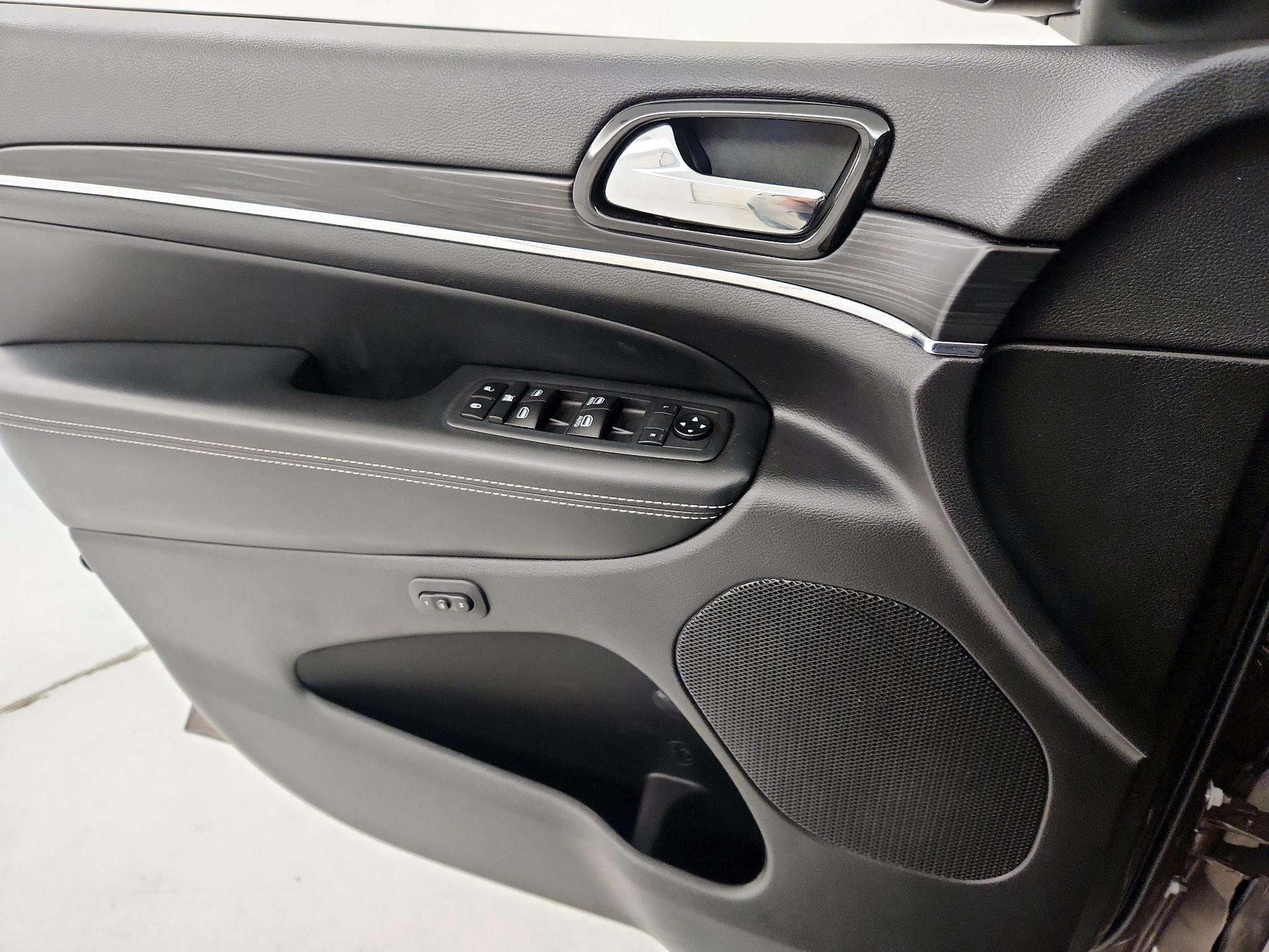 Thumbnail: 2021 Jeep Grand Cherokee - 12