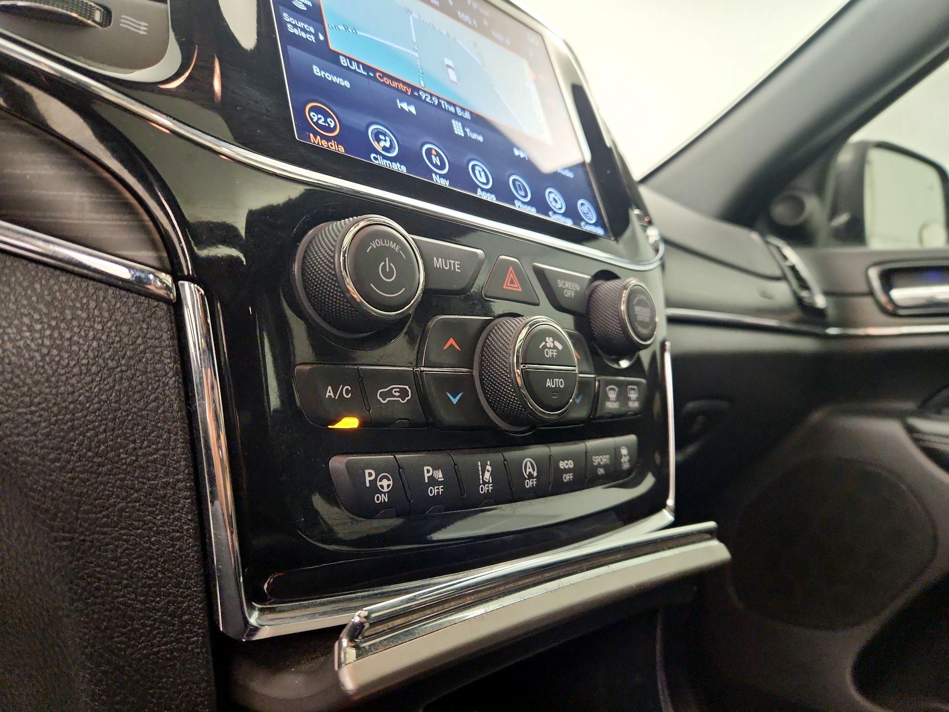 Thumbnail: 2021 Jeep Grand Cherokee - 16