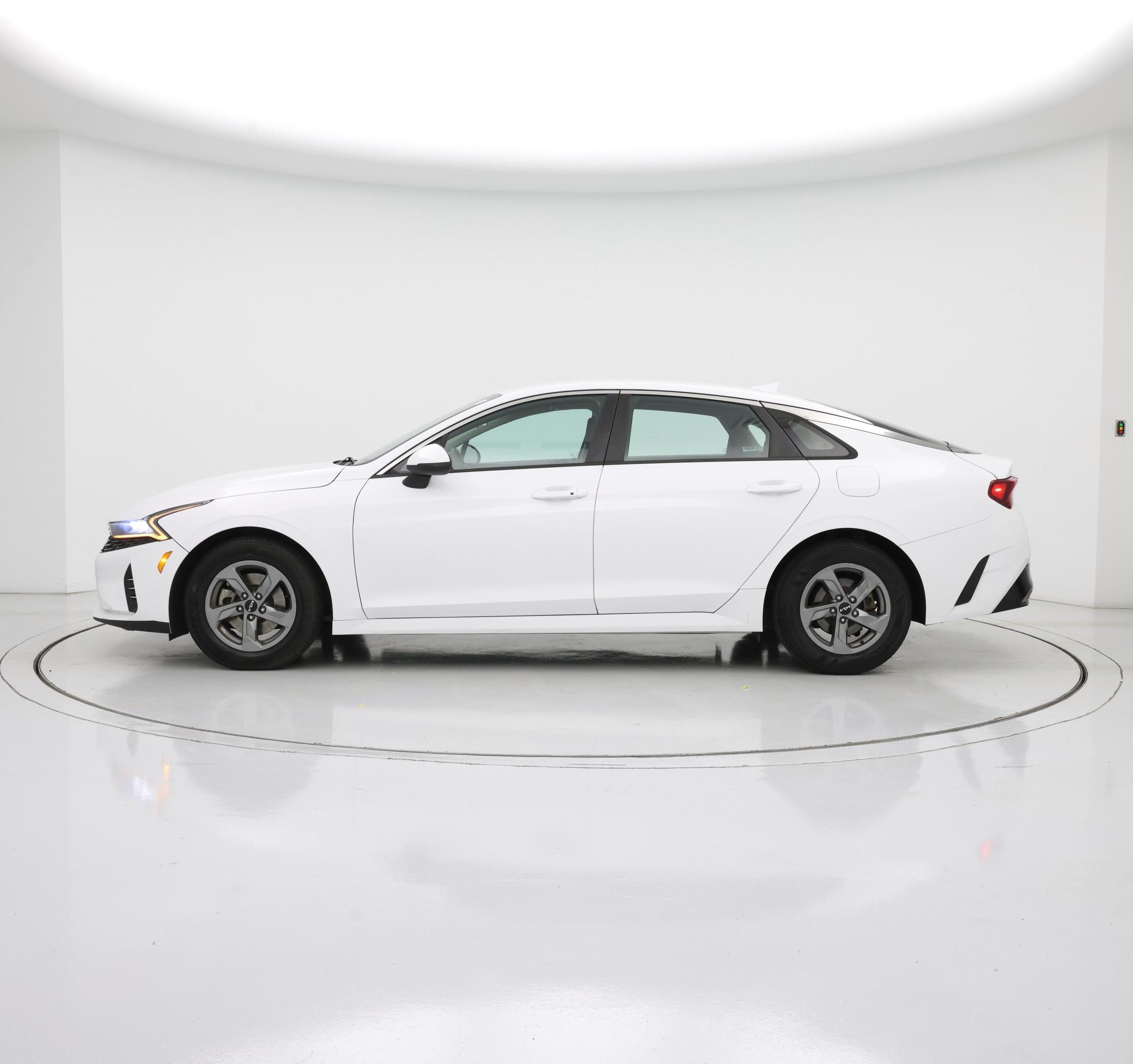 Thumbnail: 2022 Kia K5 - 3