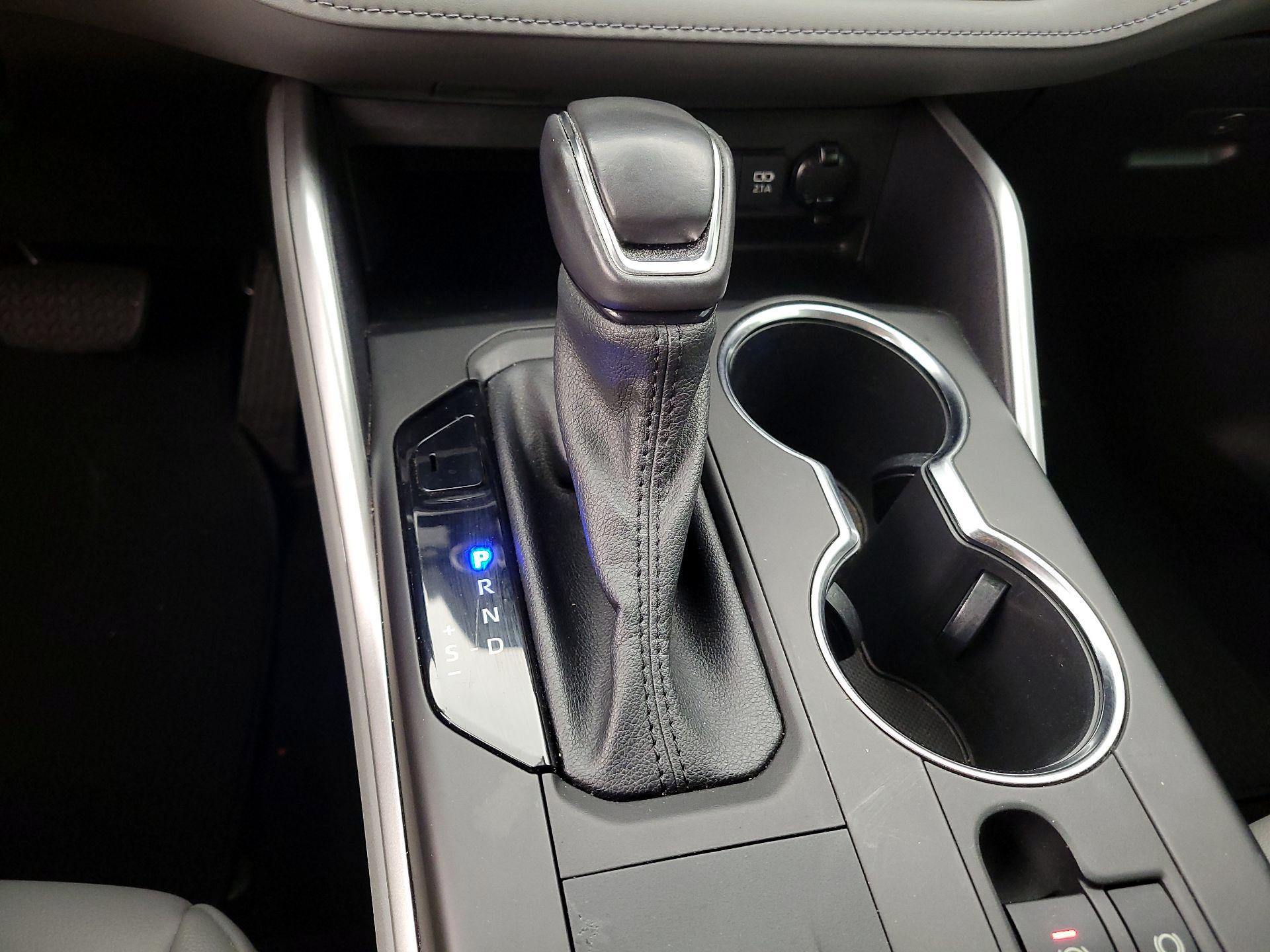 Thumbnail: 2021 Toyota Highlander - 17
