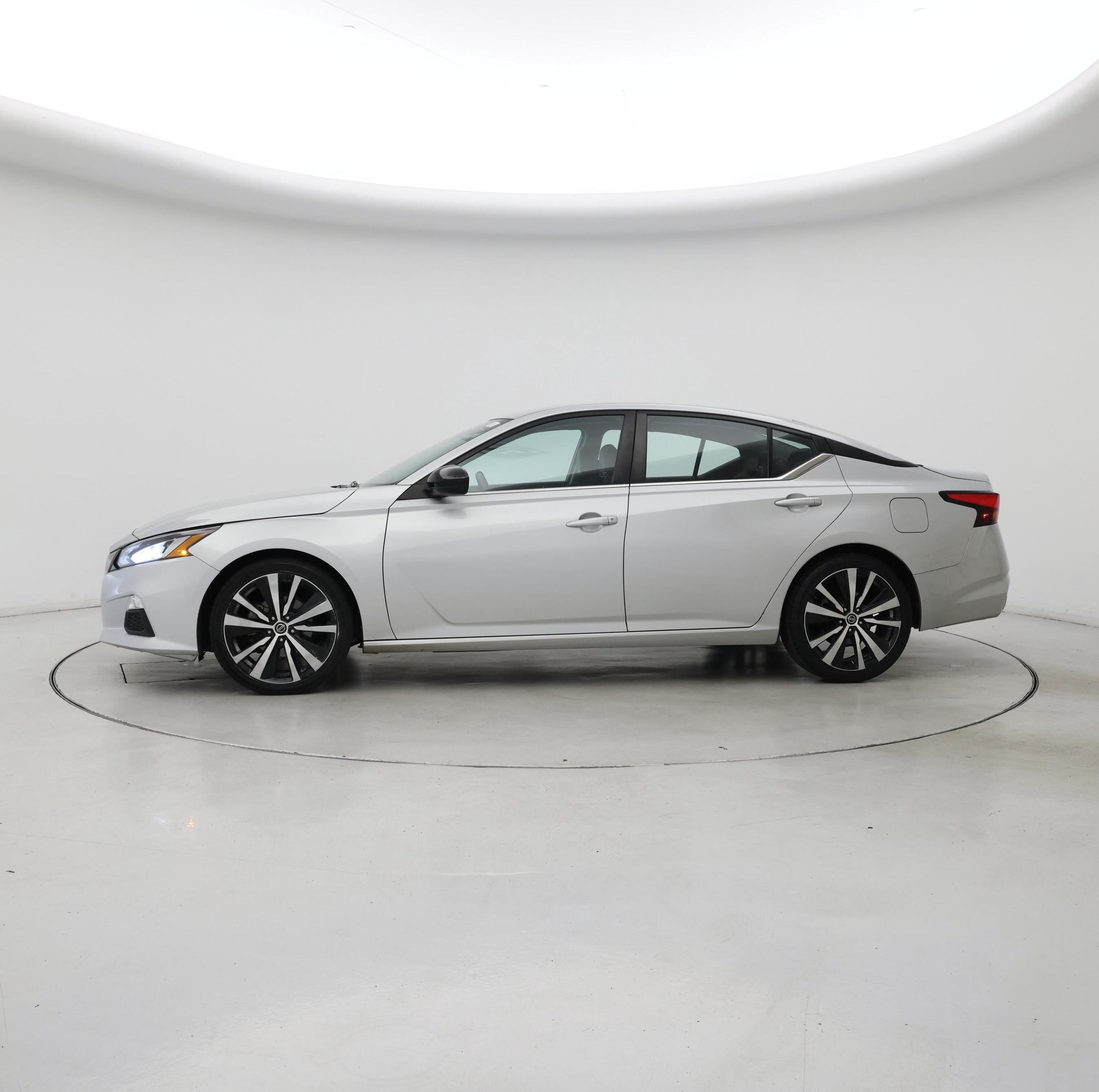 Thumbnail: 2021 Nissan Altima - 3