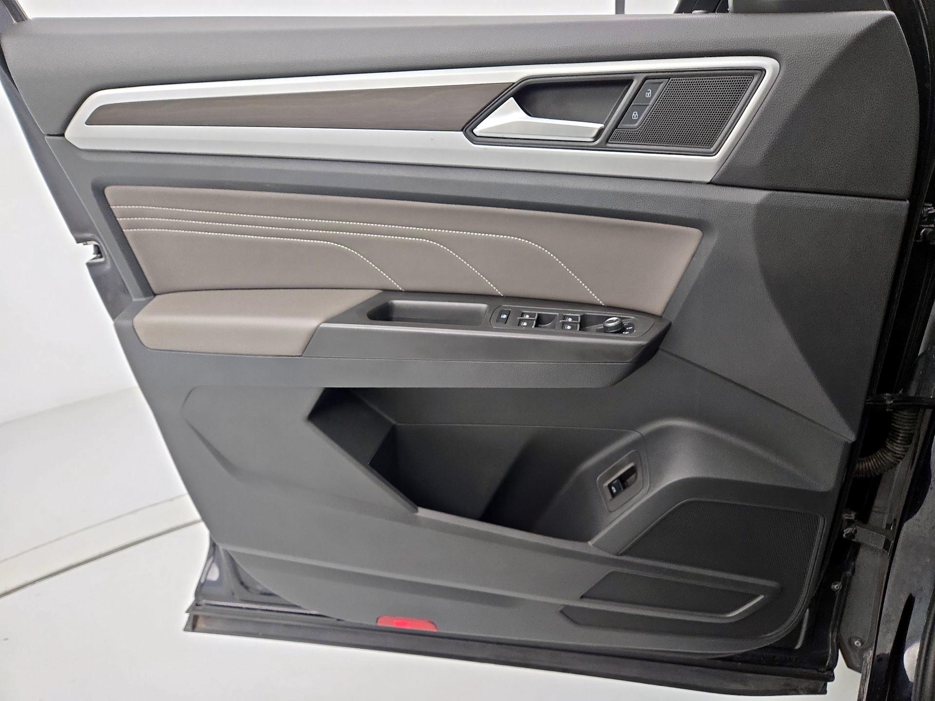 Thumbnail: 2023 Volkswagen Atlas - 12