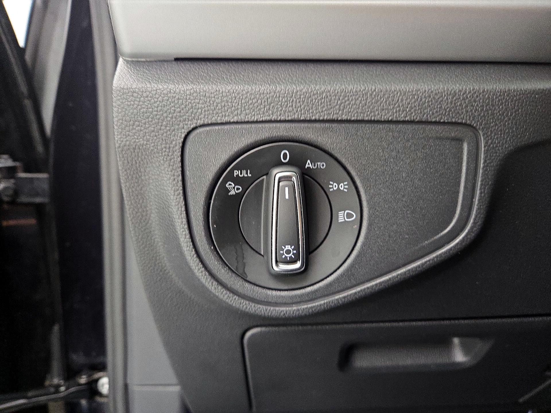 Thumbnail: 2023 Volkswagen Atlas - 13