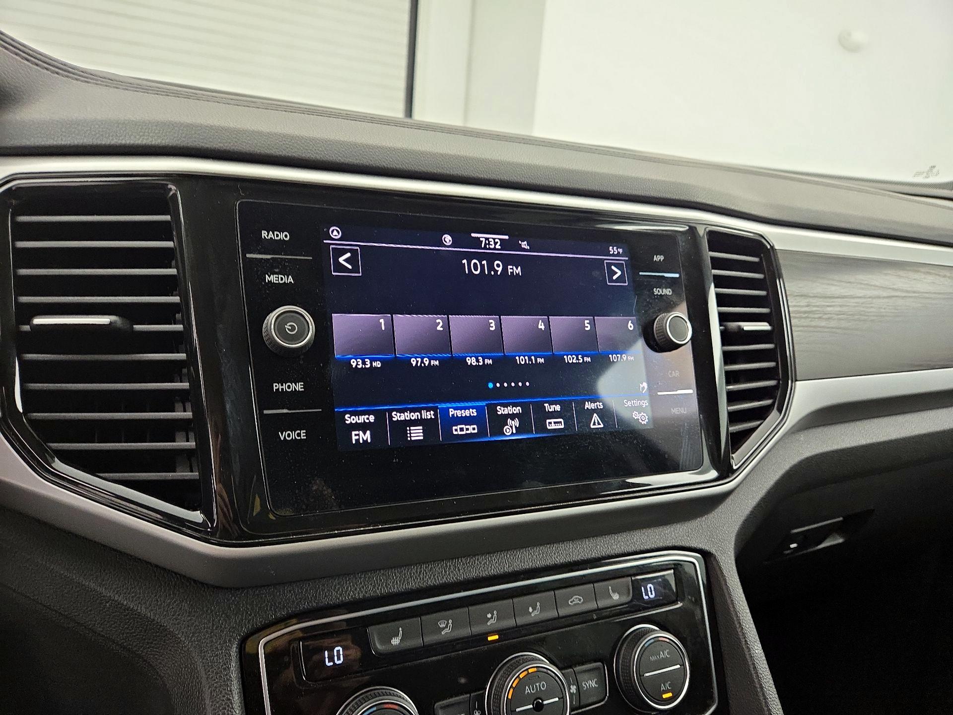 Thumbnail: 2023 Volkswagen Atlas - 15