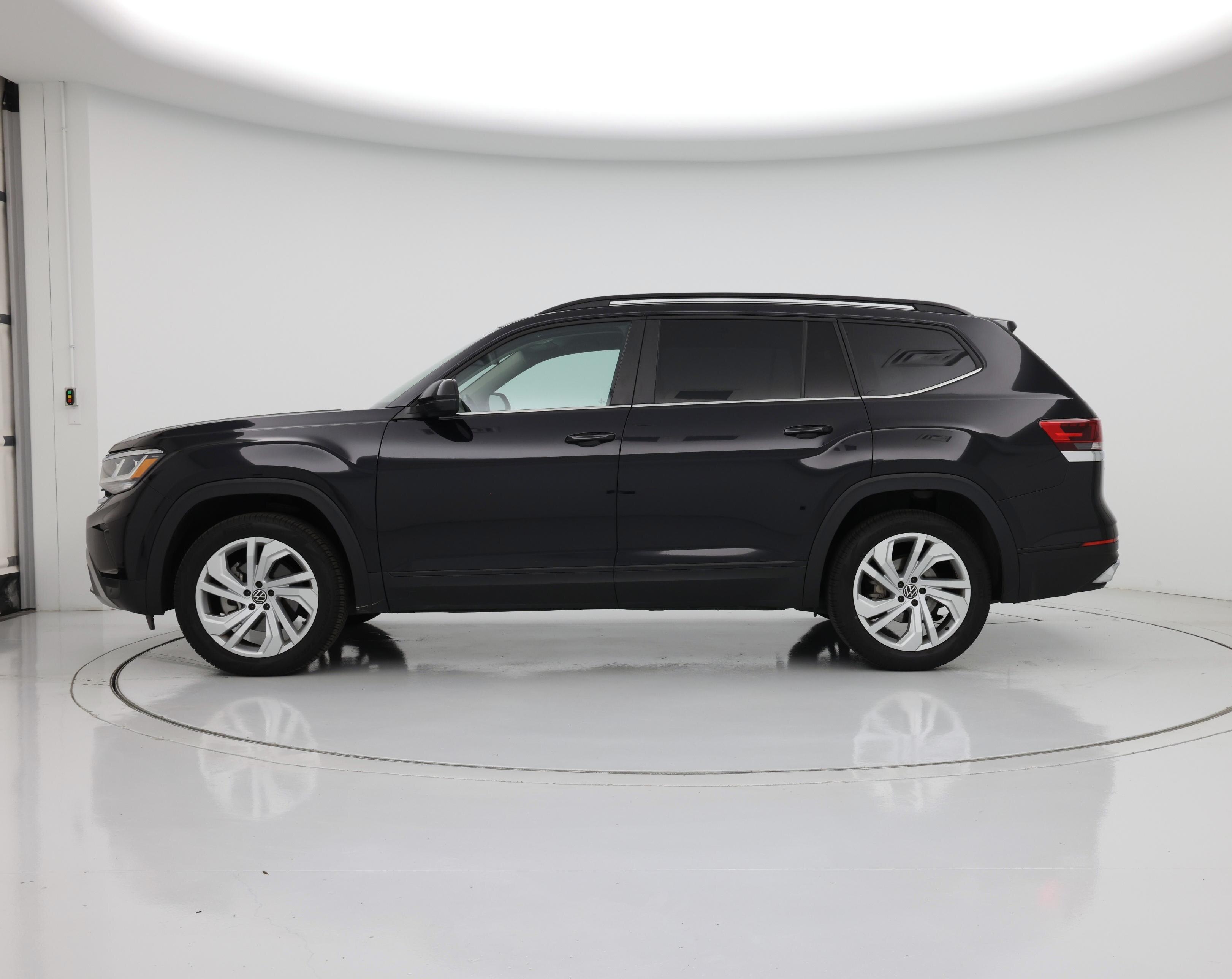 Thumbnail: 2023 Volkswagen Atlas - 3