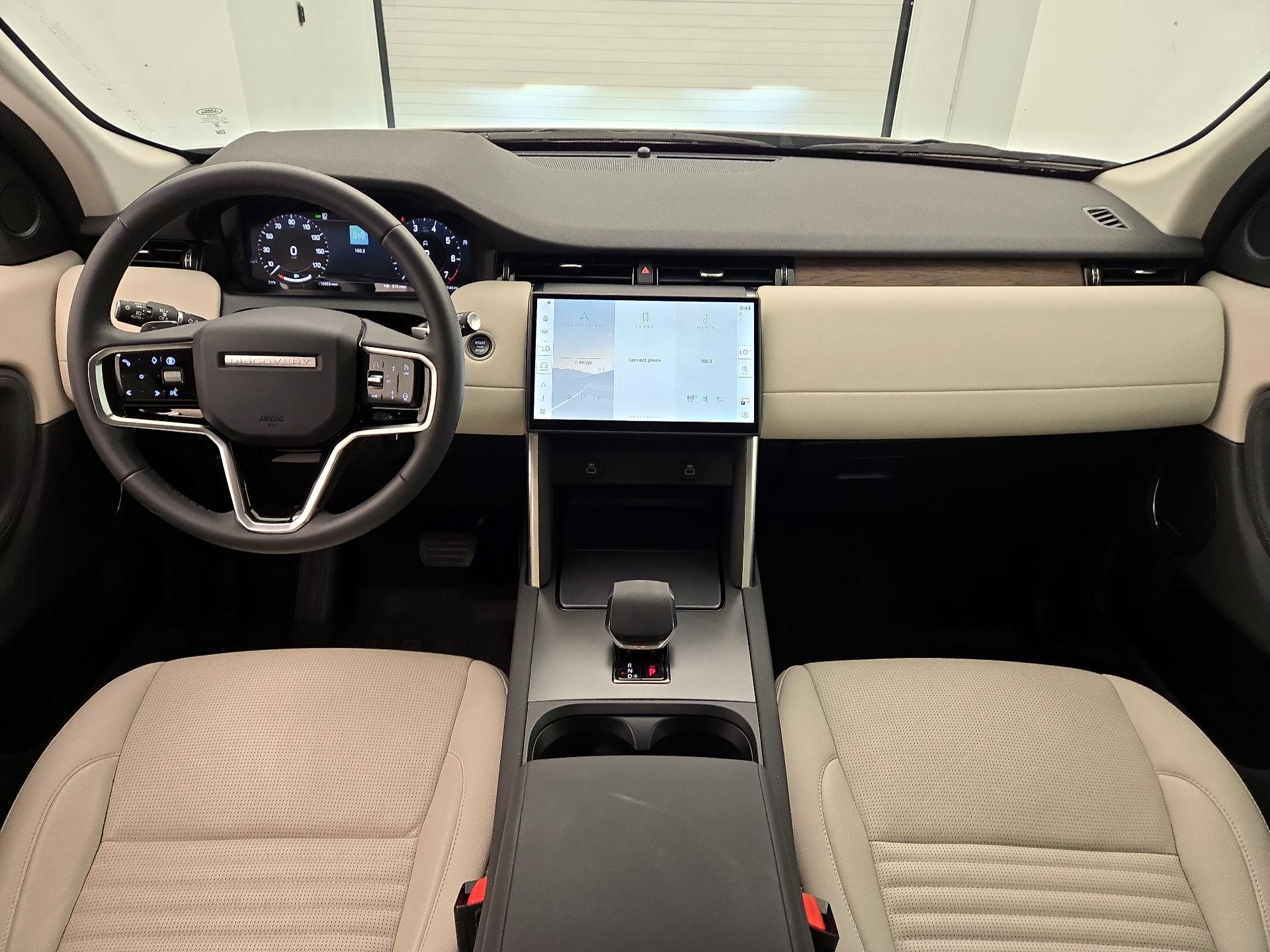 Thumbnail: 2024 Land Rover Discovery Sport - 9